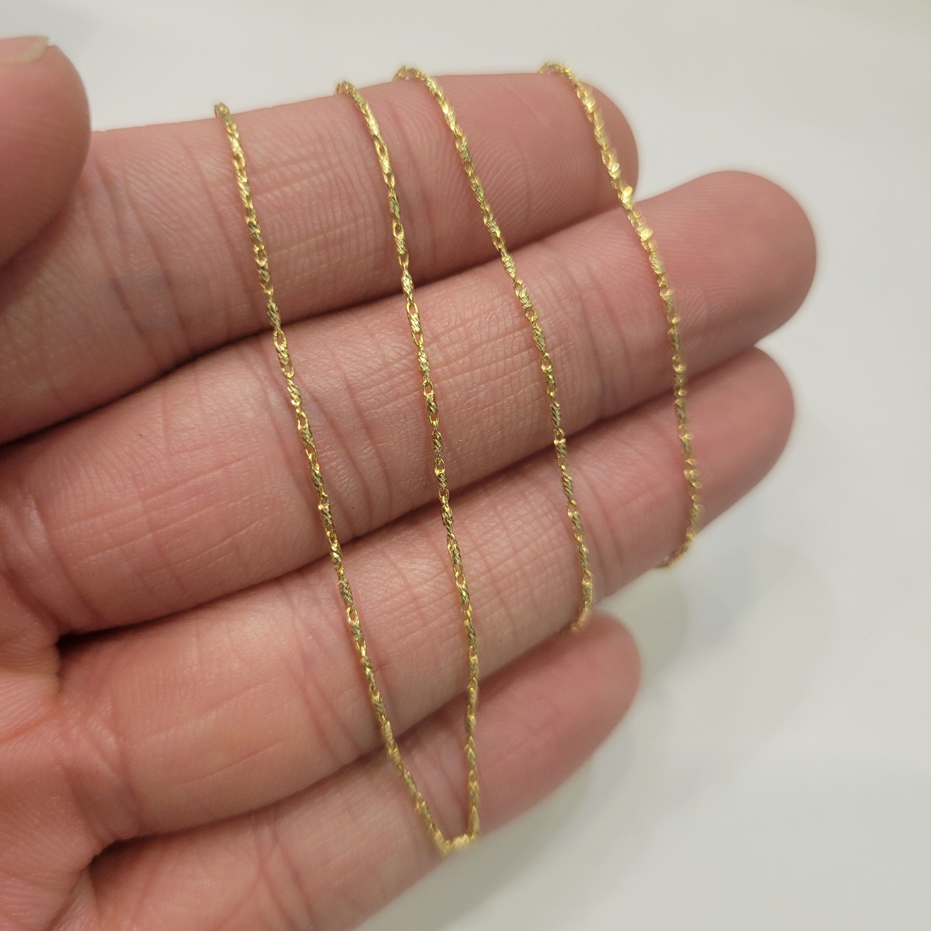 image of 10K Solid Gold x Gold Chain 10Kt 10K Gold - Barrel Link Diamond Cut 22" Chain Solid Gold, Men's