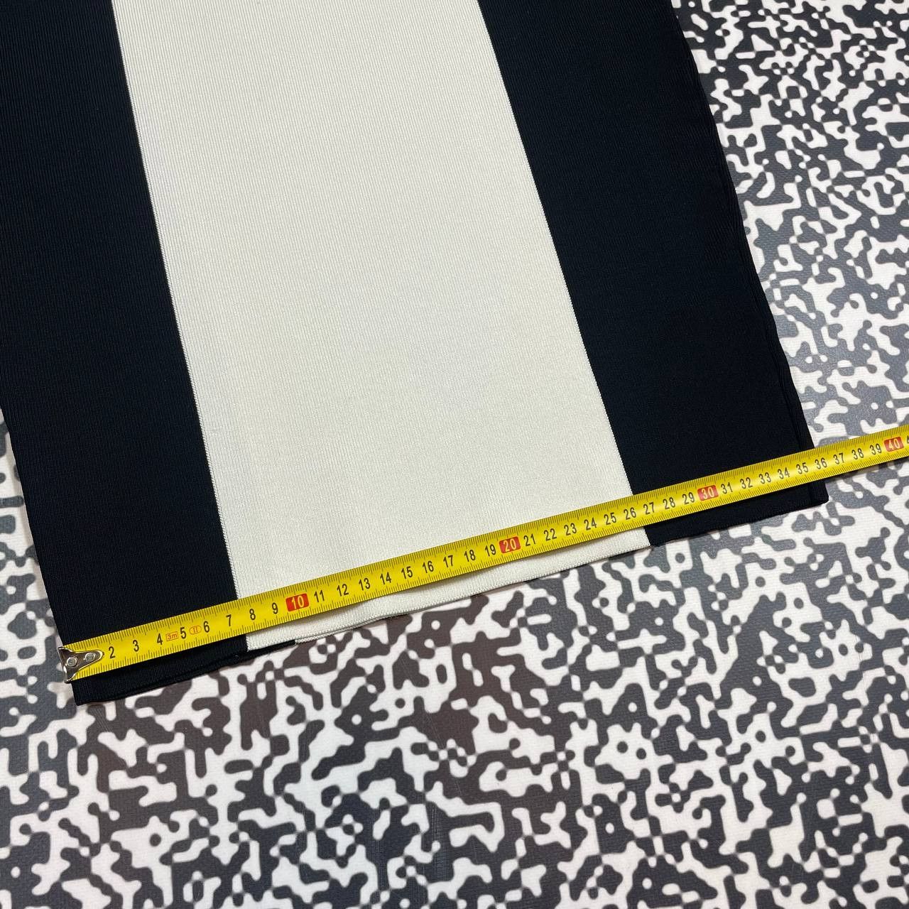 Balmain × H&M Vintage Y2K Balmain X H&M Pencil Midi Skirt Luxury Style Size 27" / US 4 / IT 40 - 8 Thumbnail