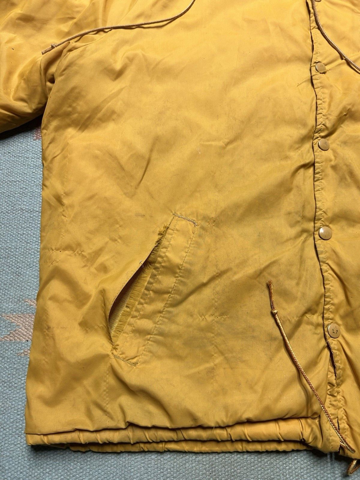 Vintage VTG 60s champion running man nylon jacket budweiser patch XL Size US XL / EU 56 / 4 - 10 Thumbnail