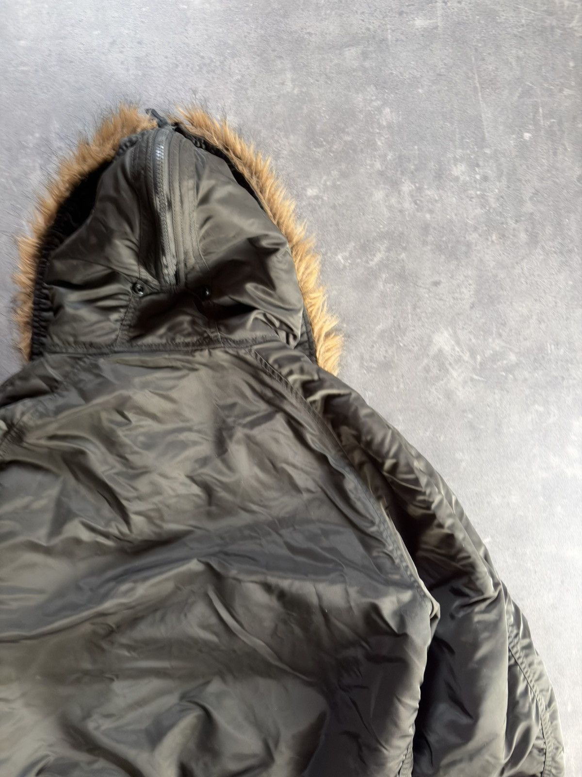 Alpha Industries 00s Alpha Industries Faux Fur Hooded Bomber Jacket S M Size US S / EU 44-46 / 1 - 16 Thumbnail