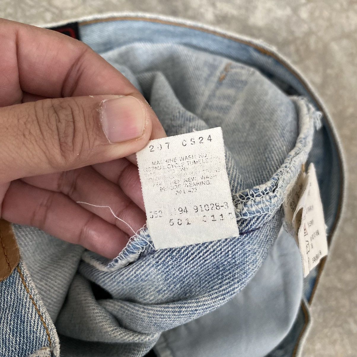 Levi's Vintage 90’s Levis 501 x Dorobo Nikki Printed Blue Jeans Size US 30 / EU 46 - 21 Thumbnail