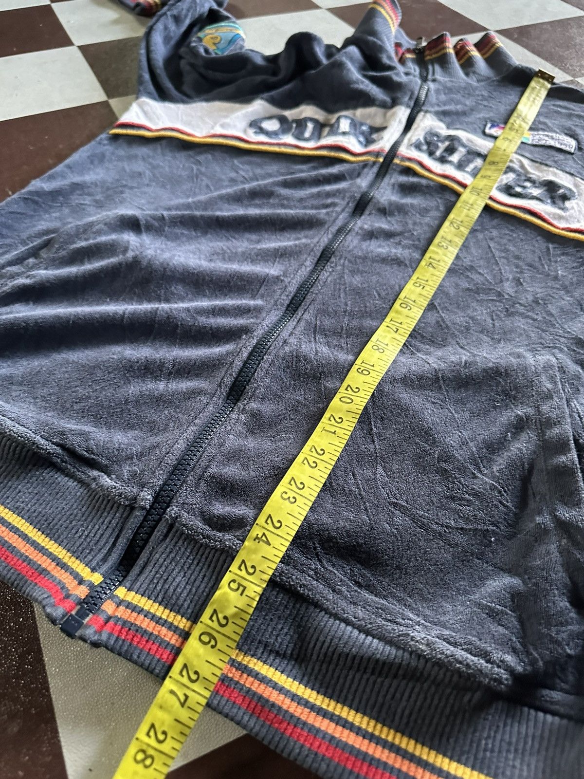 Quiksilver Quiksilver sweater with patches sizeL Size US L / EU 52-54 / 3 - 9 Thumbnail