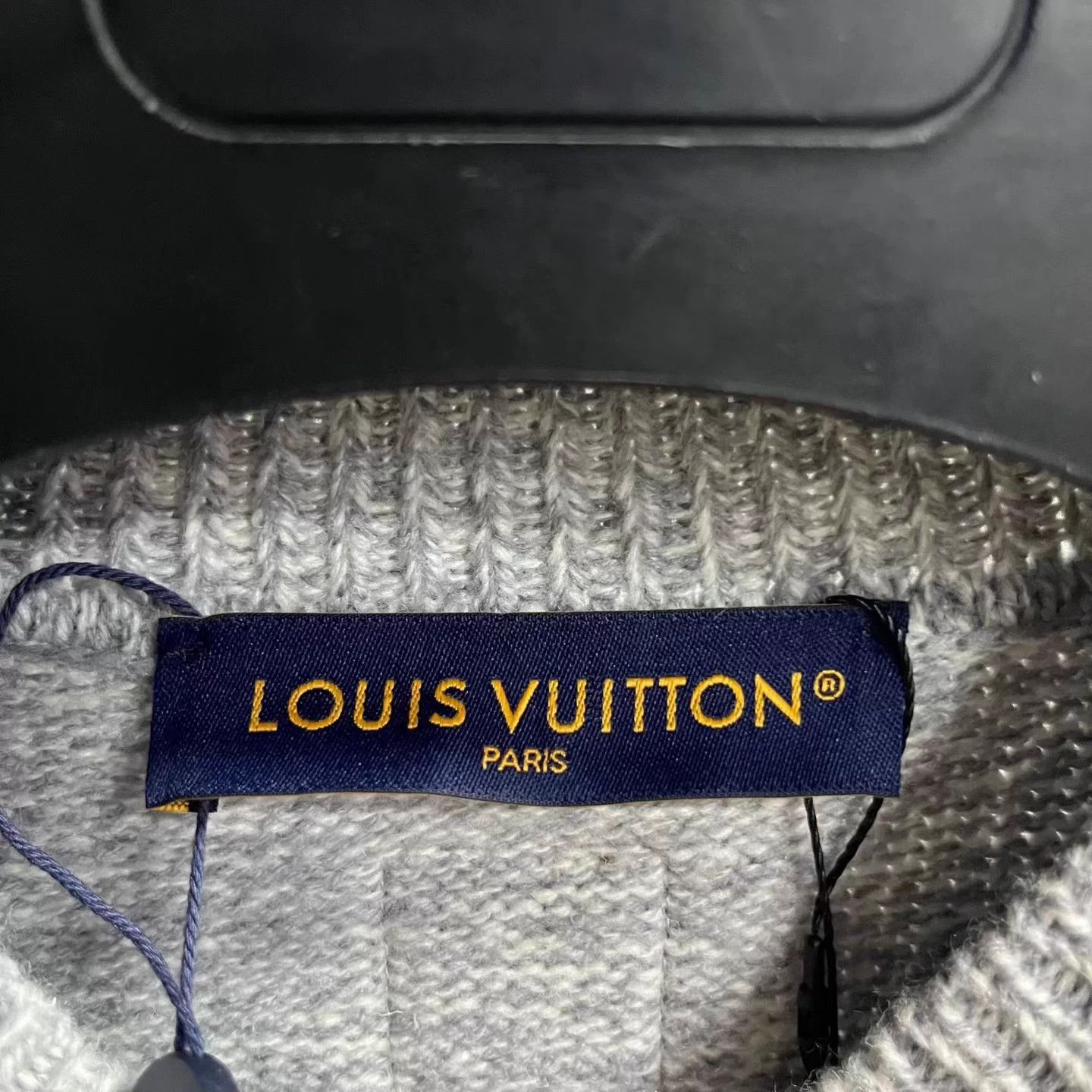 Other Louis Vuitton cashmere crewneck LS sweater M NWT Size M / US 6-8 / IT 42-44 - 3 Thumbnail