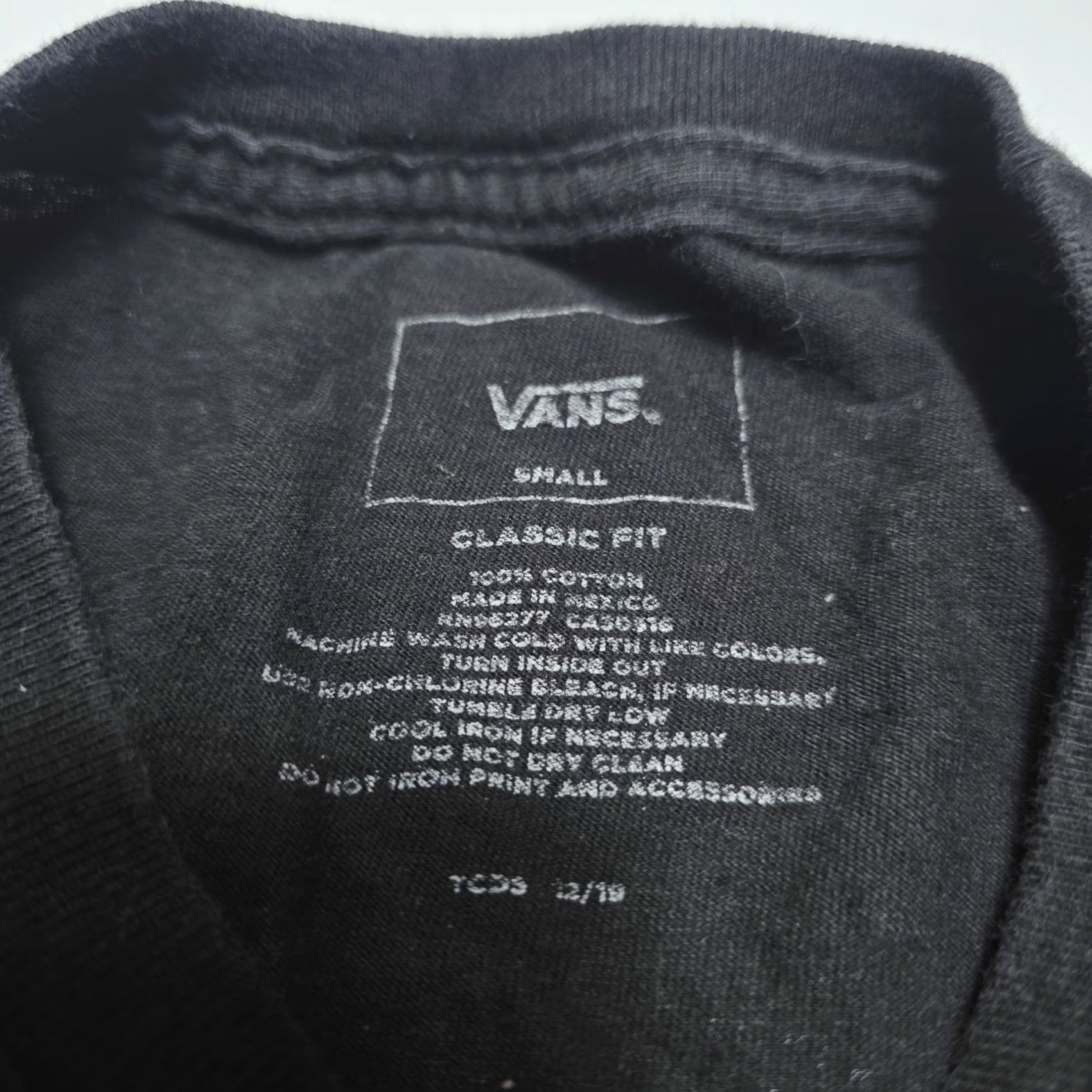 Vans VANS Skateboard Long Sleeve T-Shirt Black Red Flowers On Back Men S Size Small Size US S / EU 44-46 / 1 - 7 Thumbnail