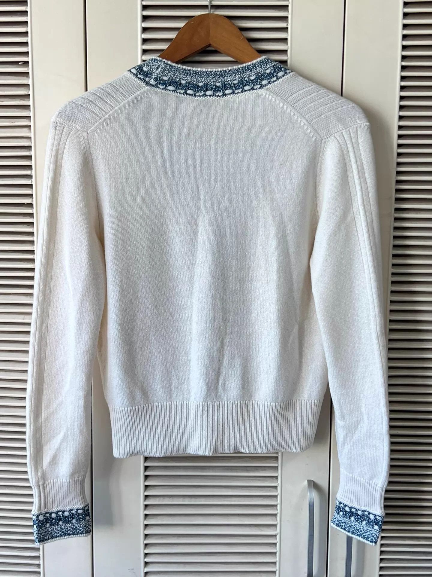 Chanel Chanel Cashmere Cardigan Cream Blue Trim 34 Size XS / US 0-2 / IT 36-38 - 2 Thumbnail