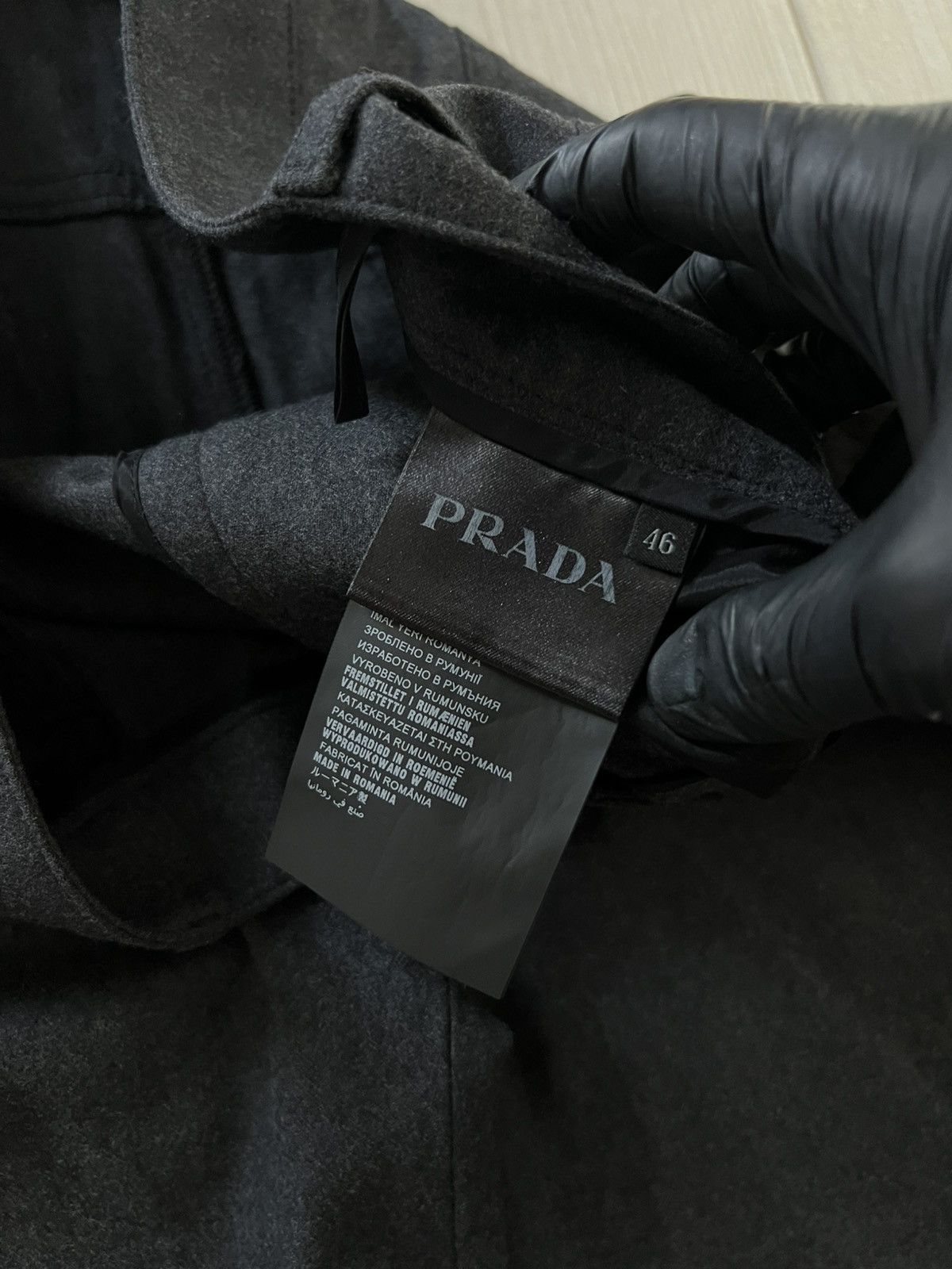 Prada Prada FW16 Cropped Tapered Wool Trousers Black Size 46 / 32 Size US 32 / EU 48 - 12 Thumbnail
