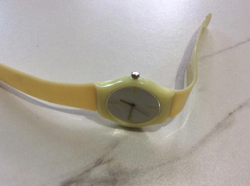Designer identity yellow plastic watch Size ONE SIZE - 2 Thumbnail