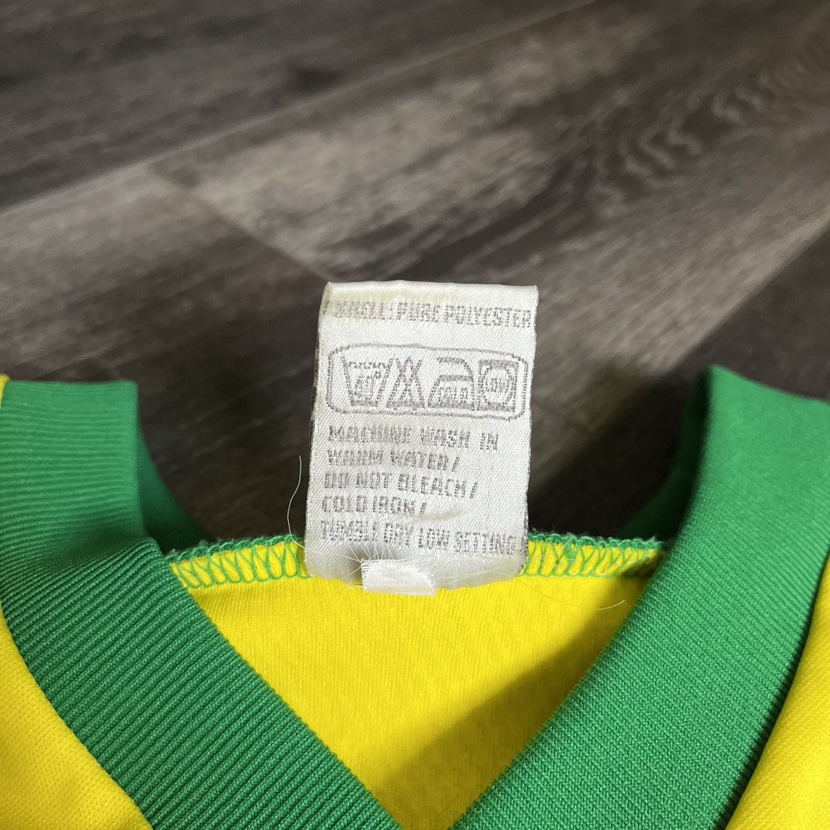 Other Vintage 2000s Xara Brazil Star Contrast Logo Soccer Jersey Size US L / EU 52-54 / 3 - 4 Thumbnail