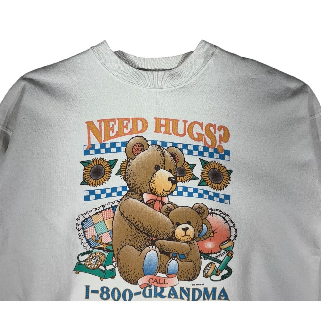 Vintage Vintage "Need A Hug? Call 1-800 Grandma" Crewneck XL Size US XL / EU 56 / 4 - 2 Thumbnail