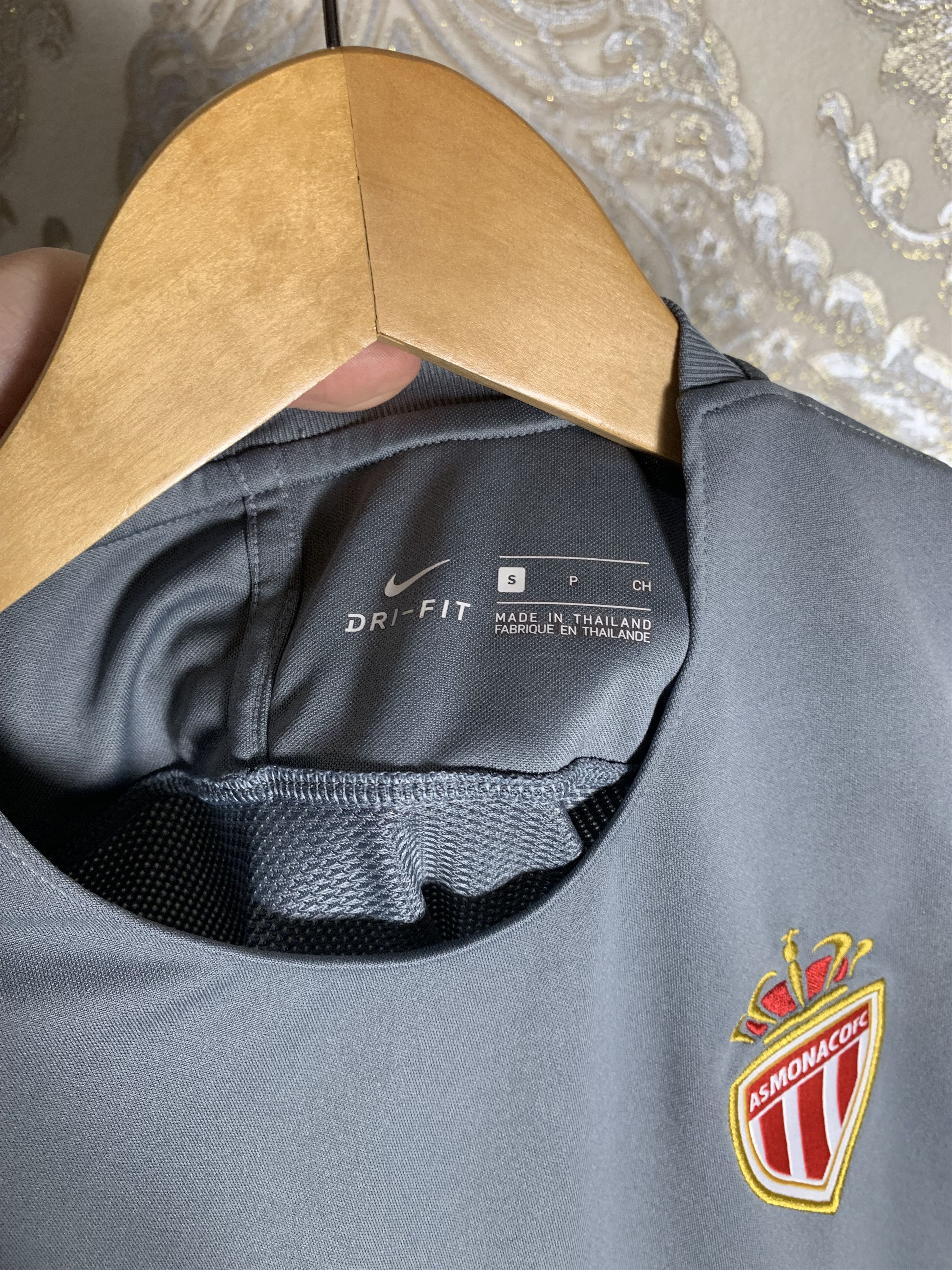 Nike VINTAGE NIKE FC AS MONACO FRANCE SOCCER JERSEY RETRO Y2K 90s Size US S / EU 44-46 / 1 - 3 Thumbnail