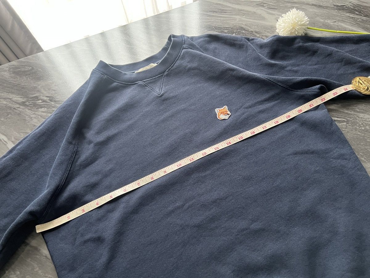 Maison Kitsune Maison Kitsune : Sweater One Point Logo Embroider Size US M / EU 48-50 / 2 - 12 Thumbnail