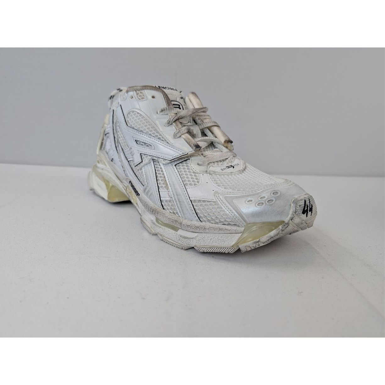 Balenciaga o1rshd1 Monocolor Runners in White Size US 11 / EU 44 - 2 Thumbnail