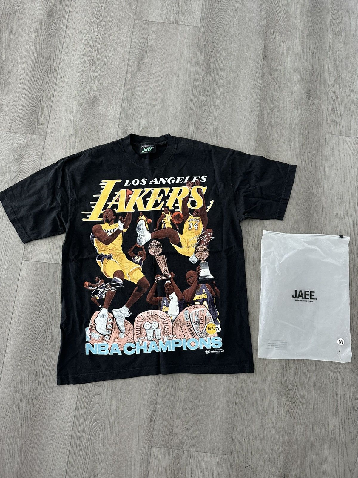 JAEE lakers 3peat championship tee Size US M / EU 48-50 / 2 - 1 Thumbnail