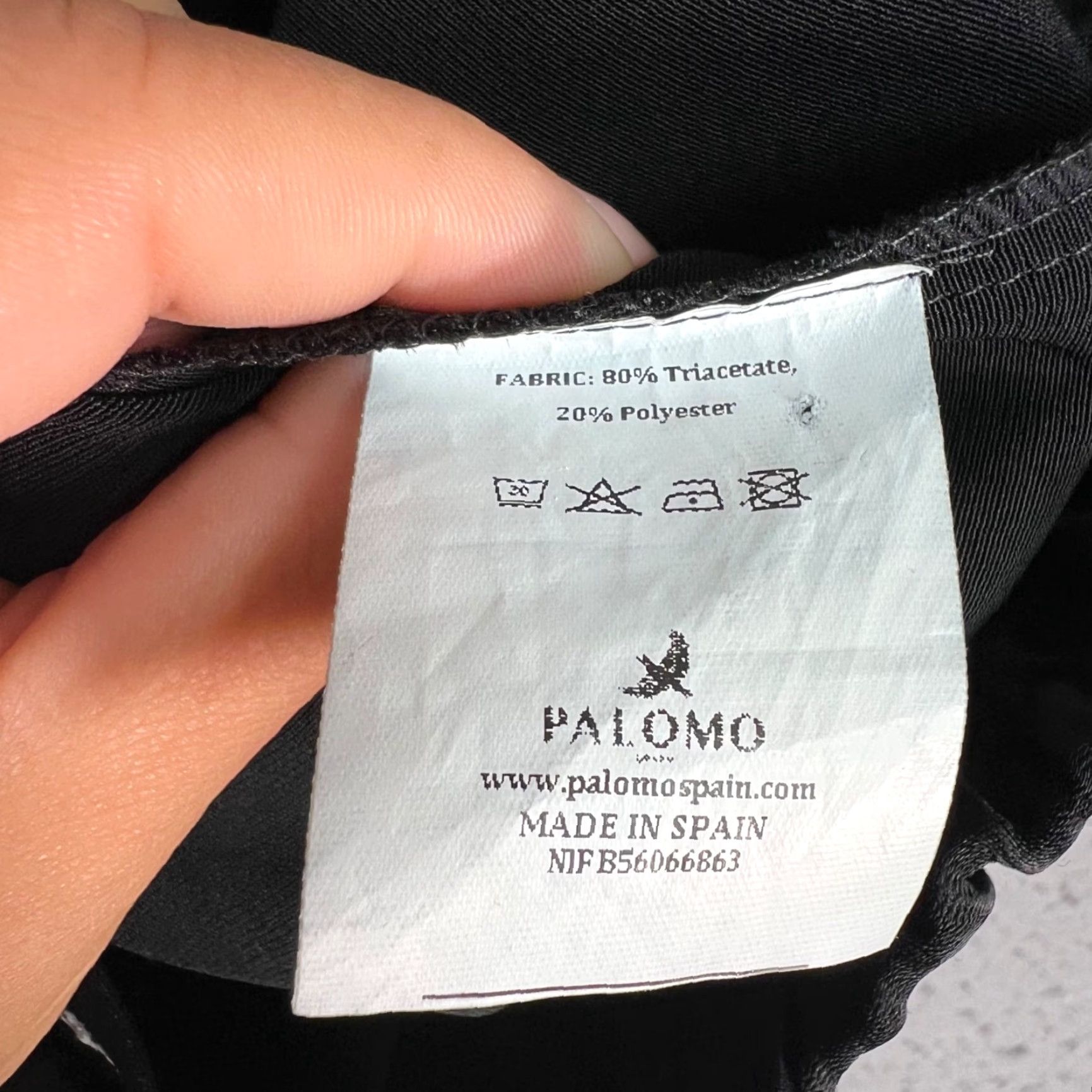 Vintage Palomo Spain Black Satin Shorts Mens Large Elastic Waist Bermuda Satin Front Flat Front Size US 33 - 4 Thumbnail