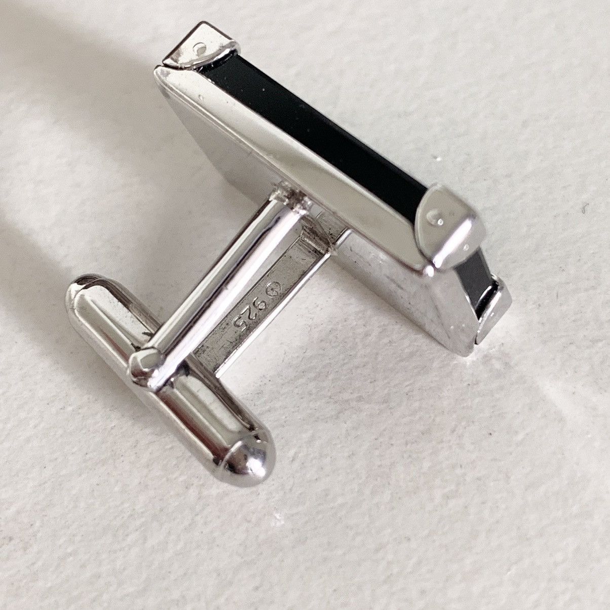 Louis Vuitton Louis Vuitton sterling silver trunk onyx cuff links in case Size ONE SIZE - 5 Thumbnail