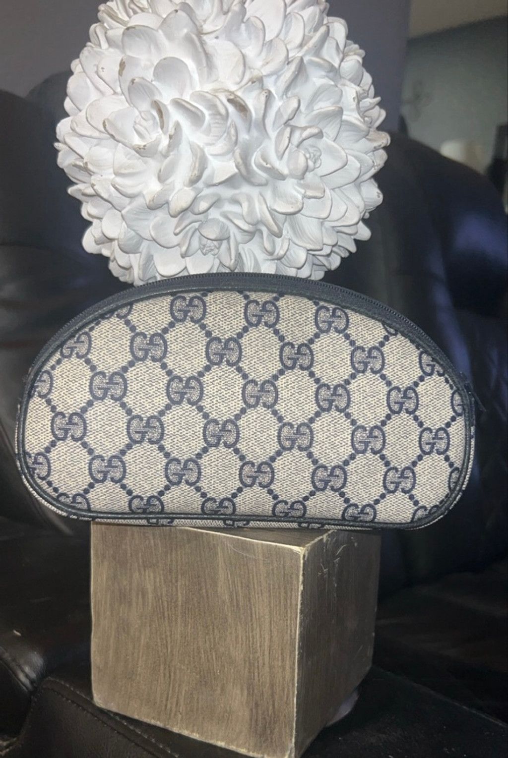 Gucci Women's Gucci Cosmetic Bag One Size Beige Navy Size ONE SIZE - 1 Thumbnail