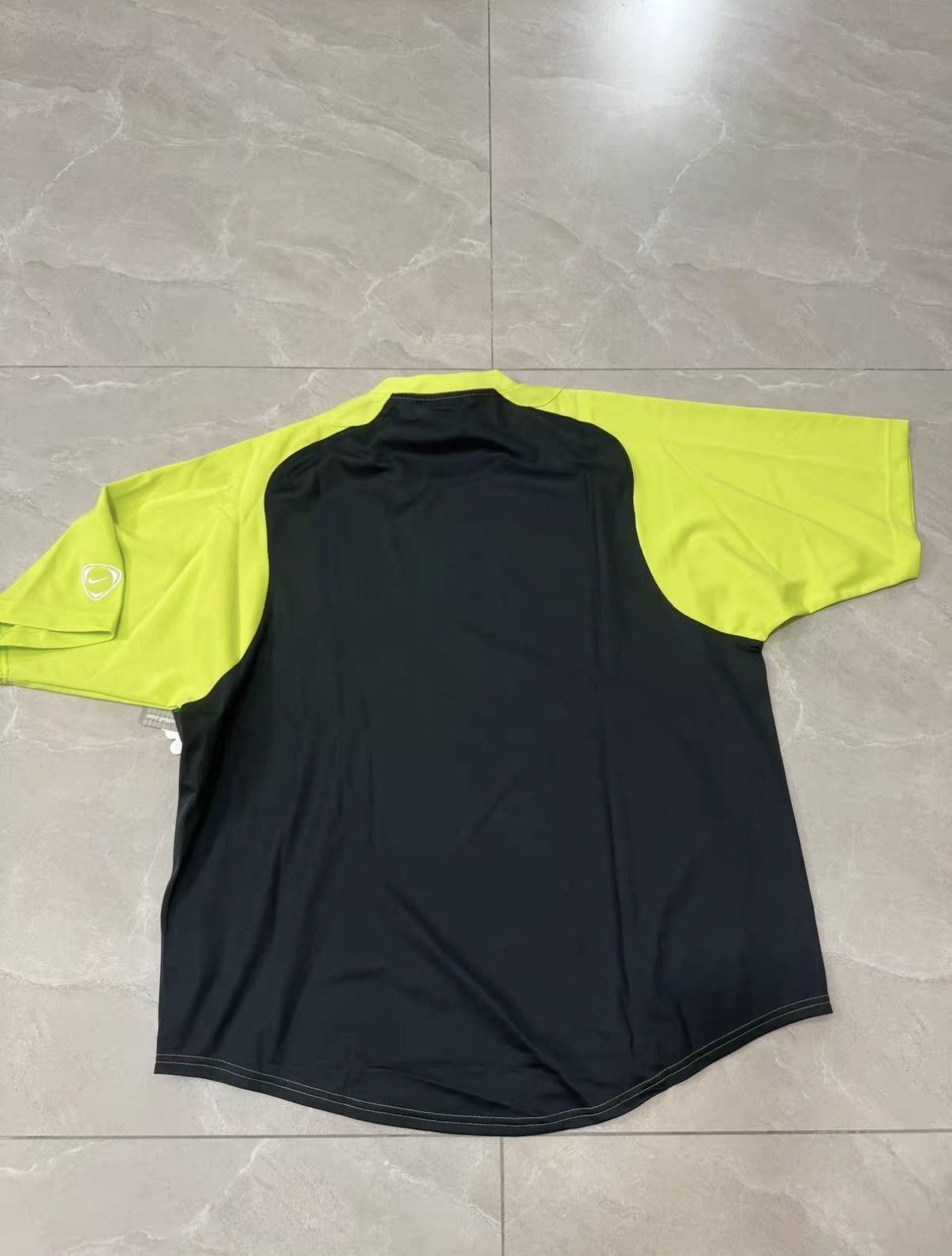 Verdy VERDY x DSM (Dover Street Market) x Nike Soccer Jersey J34 Size US XL / EU 56 / 4 - 5 Thumbnail