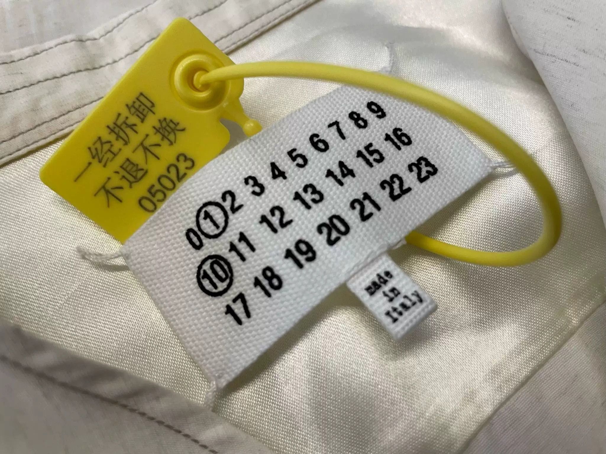 Maison Margiela Maison Margiela White Short-Sleeve Shirt Size US M / EU 48-50 / 2 - 6 Thumbnail