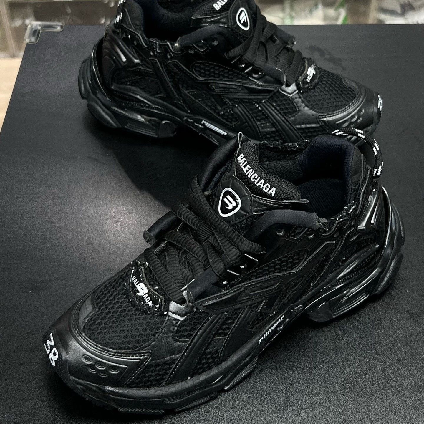 Balenciaga Balenciaga Black Designer Casual Size US S / EU 44-46 / 1 - 1 Thumbnail