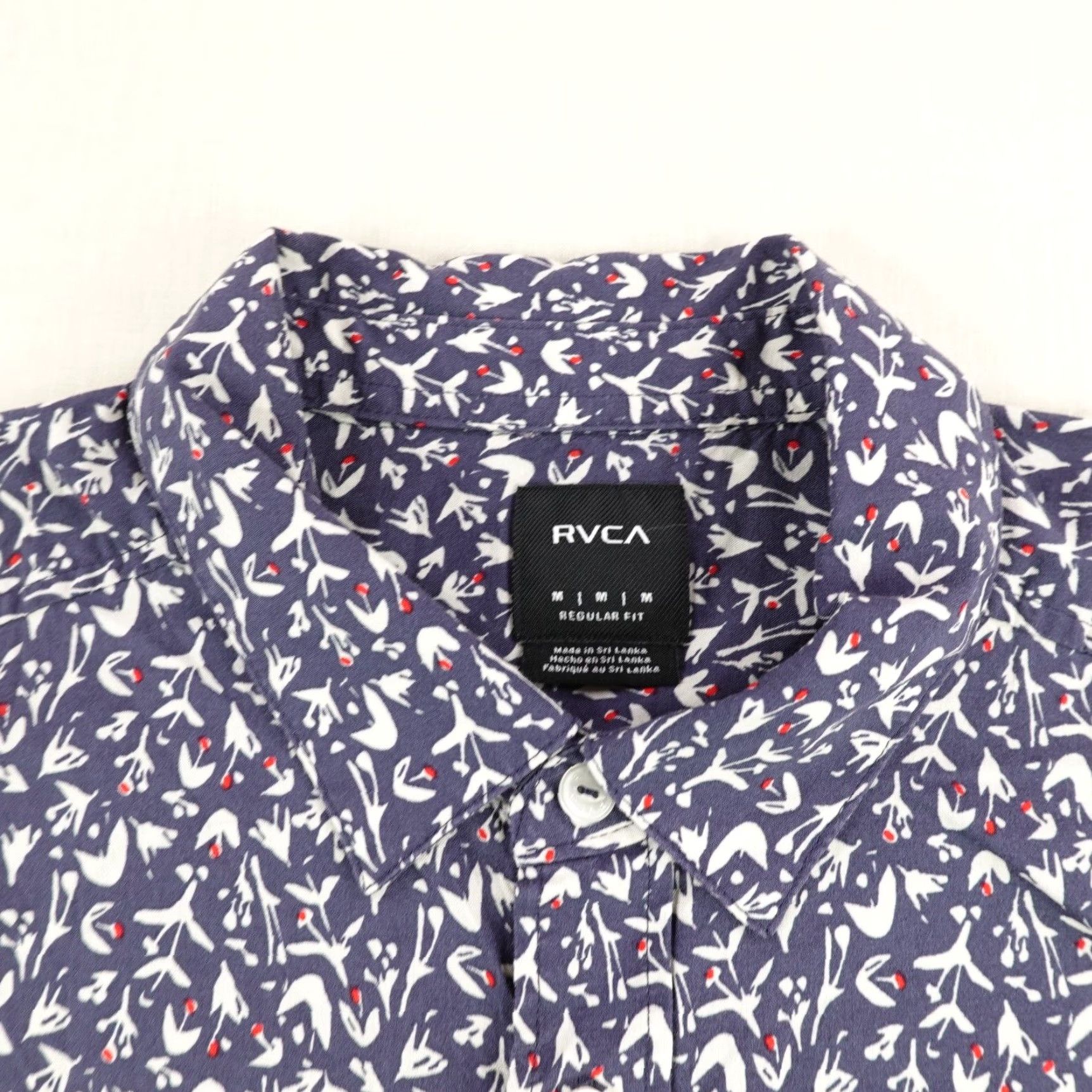 RVCA VINTAGE RVCA Shirt Men Medium Blue White Floral Hawaiian Button Up Casual Surf Beach 90s Size US M / EU 48-50 / 2 - 2 Thumbnail