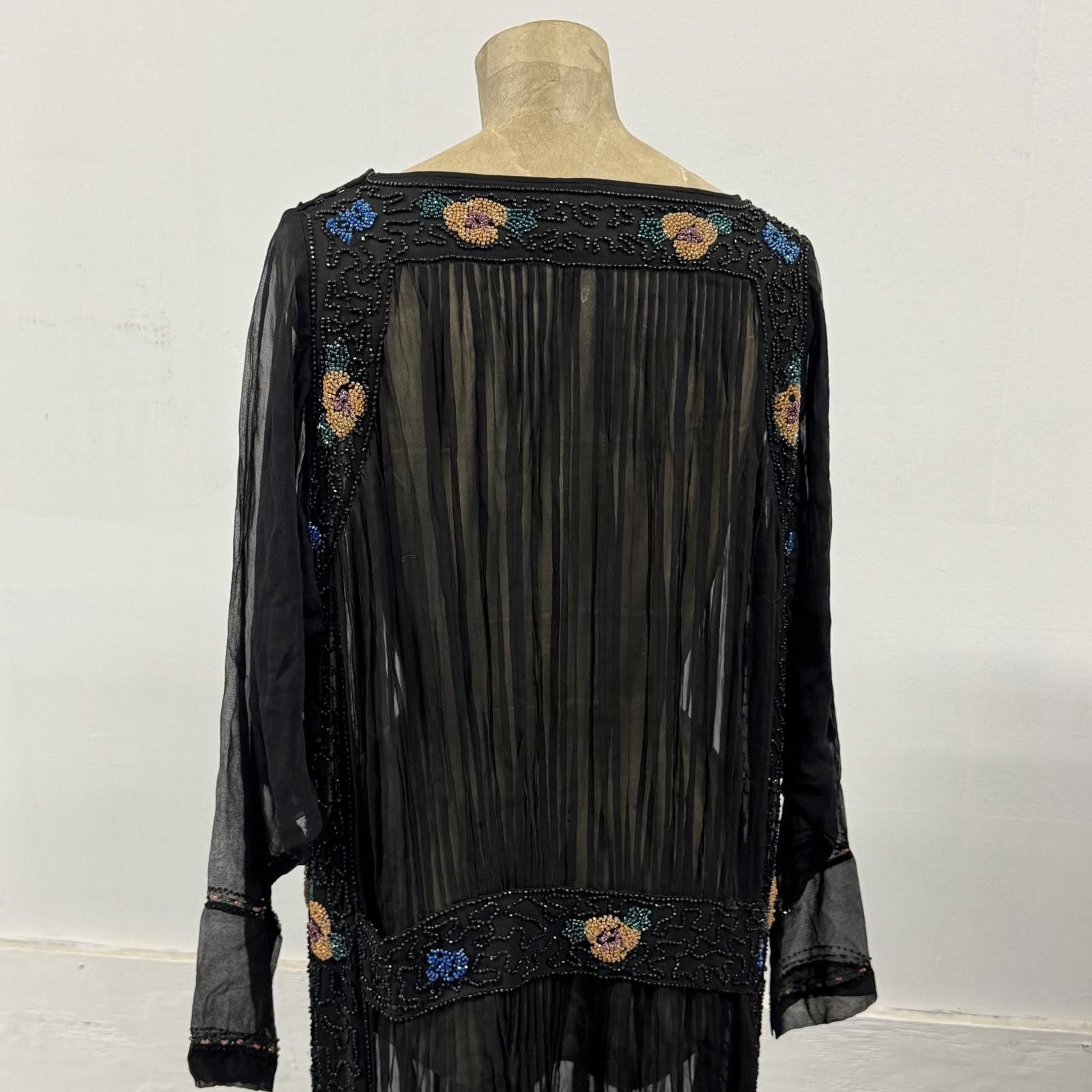 Antique Rivet Pristine Vintage Antique 20s Beaded Black Silk Flapper Dress Size S / US 4 / IT 40 - 7 Thumbnail