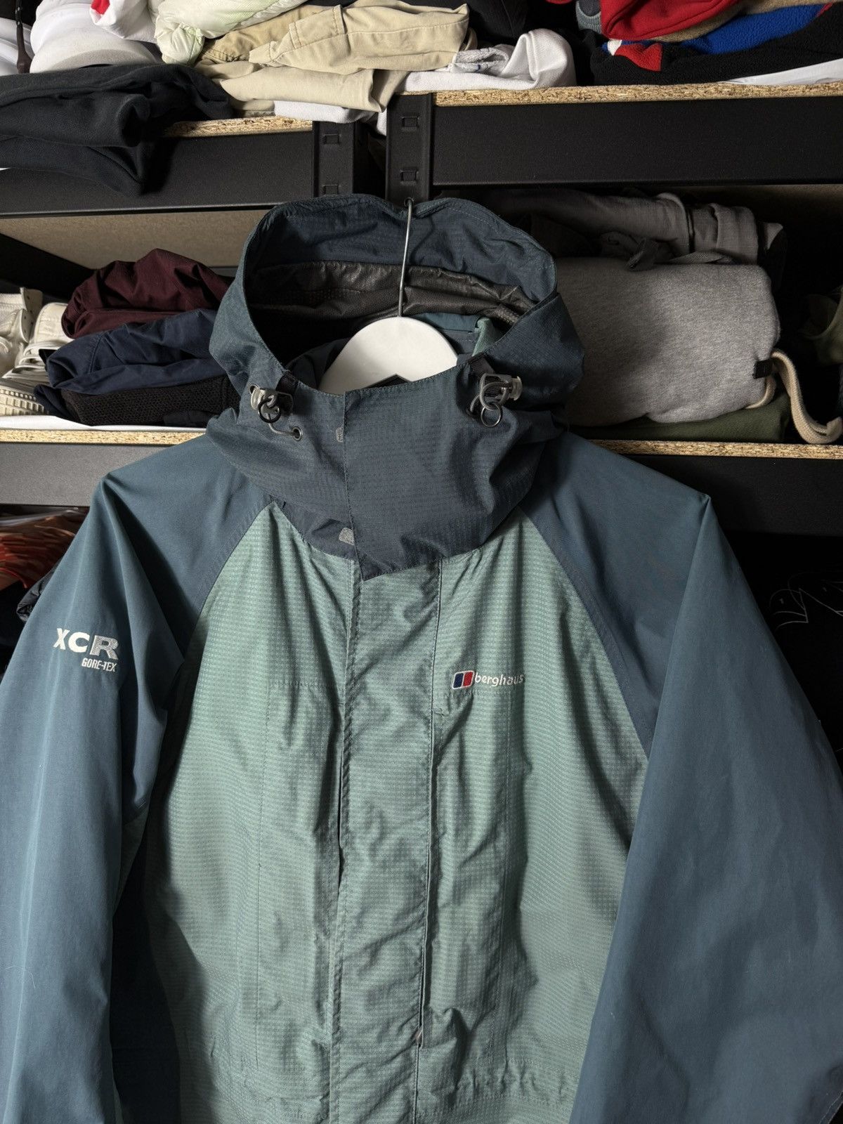 Berghaus Berghaus Gore-Tex XCR Jacket Vintage Hooded Waterproof WMNS Size M / US 6-8 / IT 42-44 - 2 Thumbnail