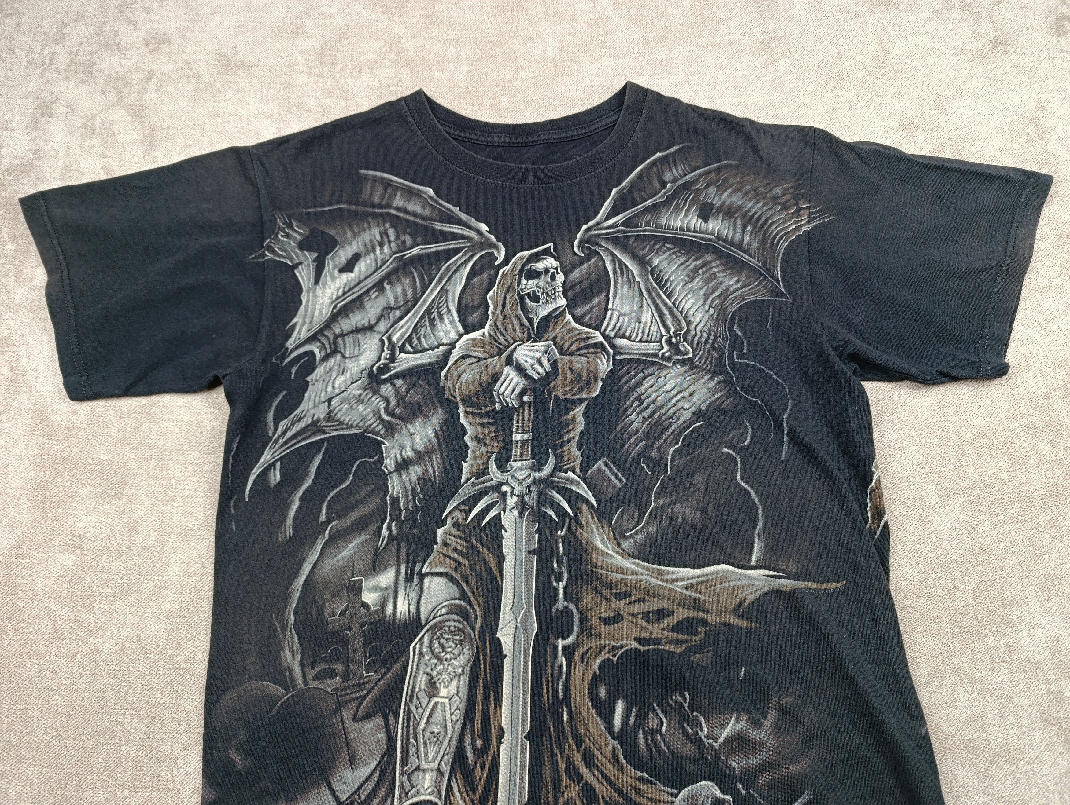 Liquid Blue LIQUID BLUE 2007 VINTAGE GRAVESTONE REAPER SKULL DEATH Size US M / EU 48-50 / 2 - 6 Thumbnail