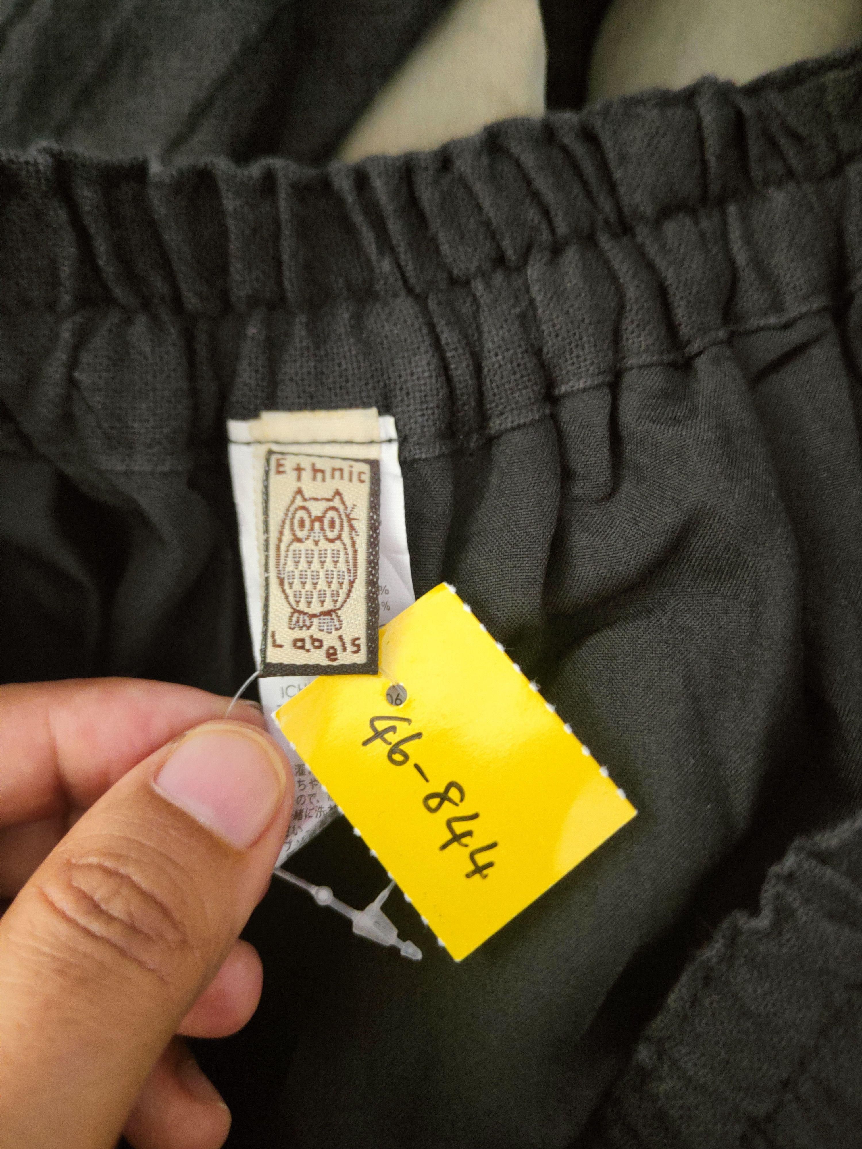 Japanese Brand DL Ethnic Labels Black Multipocket Joggers #46-844 Size 30" / US 8 / IT 44 - 13 Thumbnail