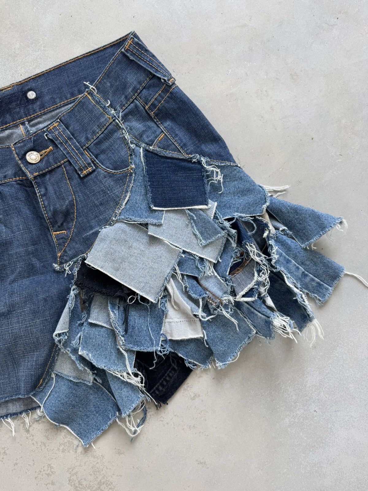 Vintage Vintage denim skirt Avantgarde Size 27" / US 4 / IT 40 - 2 Thumbnail