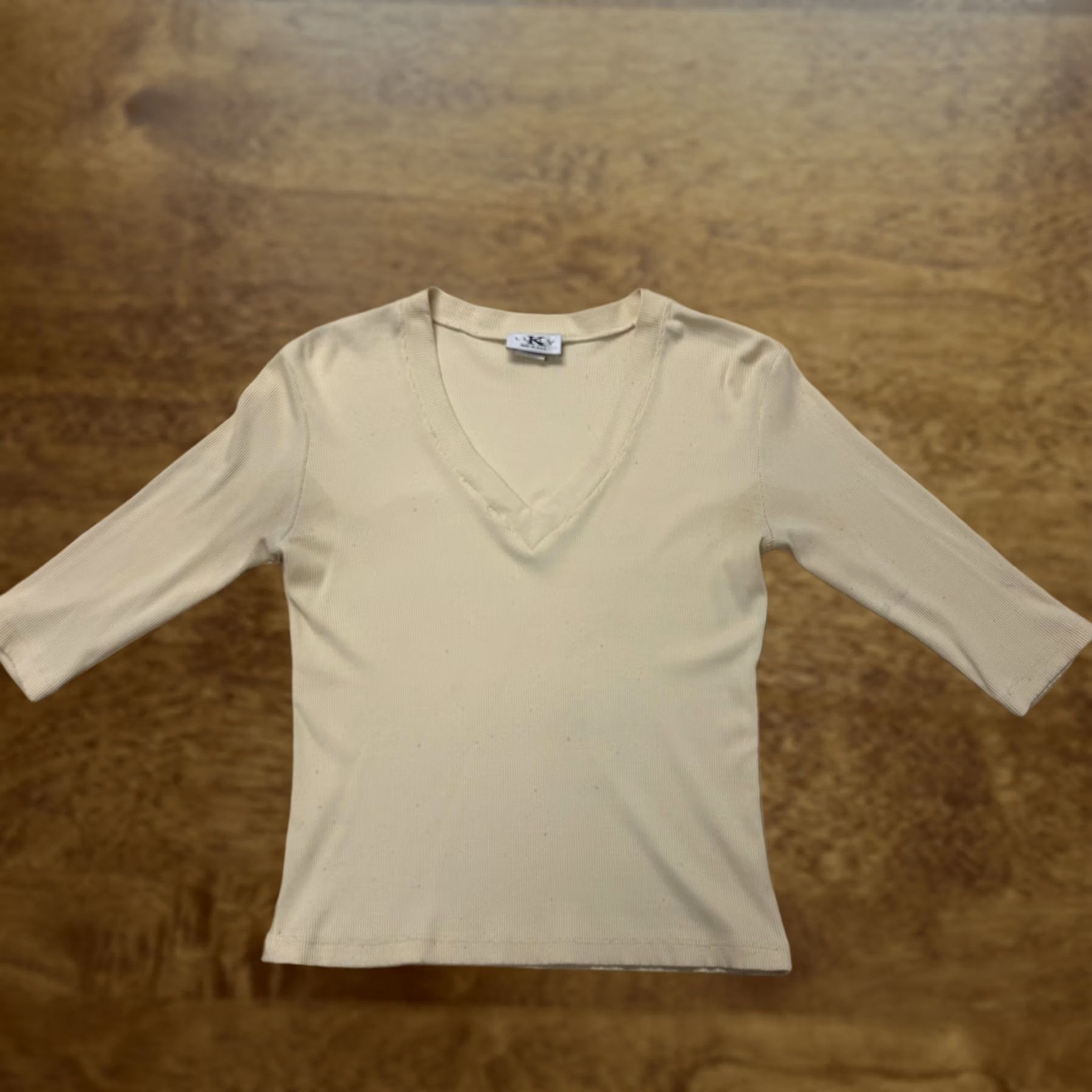 Vintage Vintage Lukly Shirt Women Small Yellow Ribbed V Neck 3/4 Sleeve Stretch Knit Top Size S / US 4 / IT 40 - 1 Thumbnail