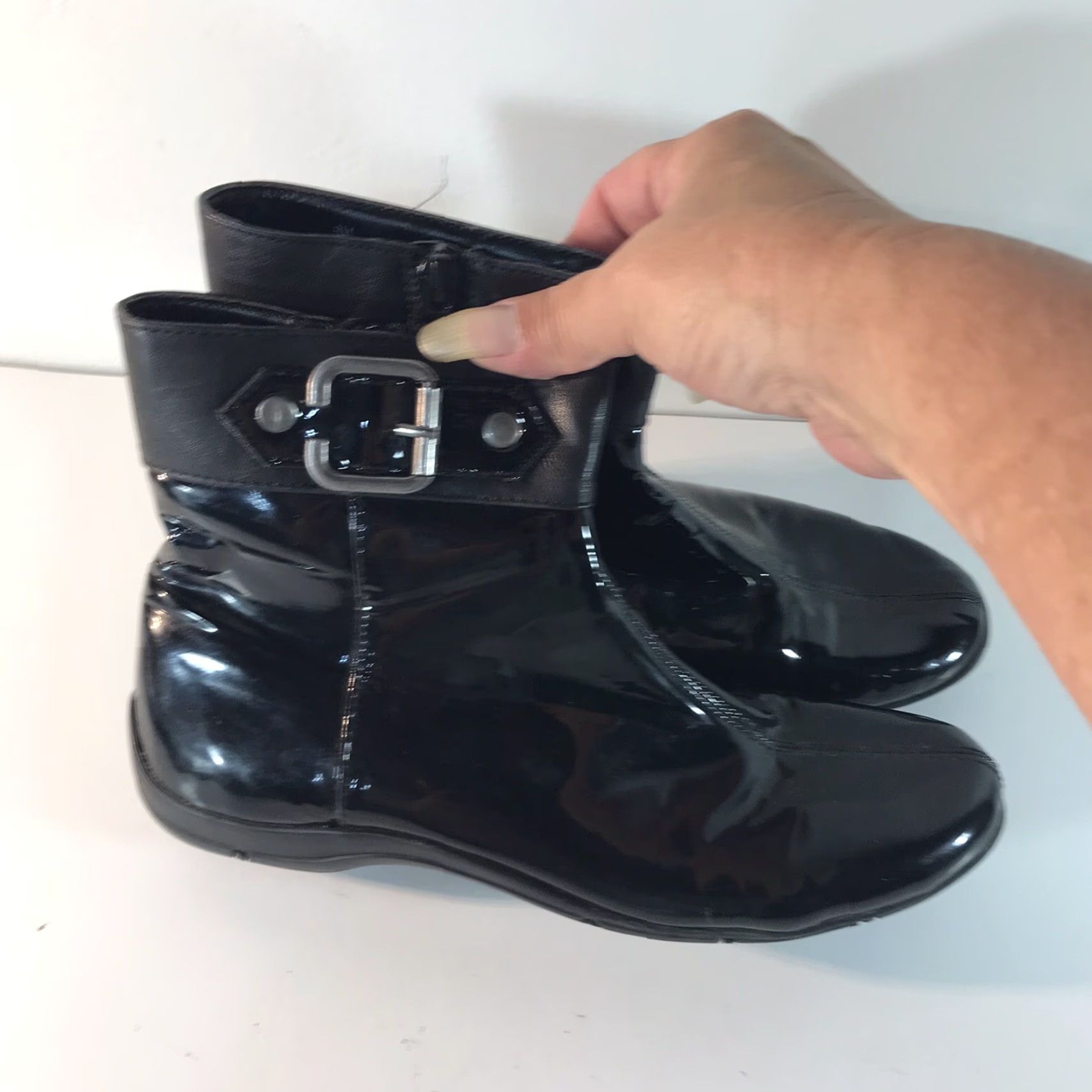 Vintage VINTAGE LifeStride Women’s Ankle Bootie Size 6M Black Faux Leather Flat Heel Casual Winter Fall Size US 6 / IT 36 - 3 Thumbnail