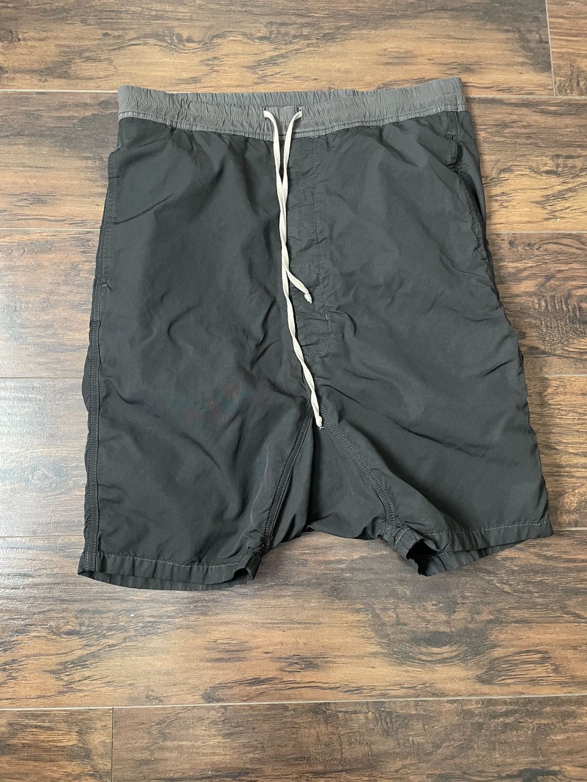 Rick Owens Rick owens nylon drk dst shorts Size US 32 / EU 48 - 1 Thumbnail