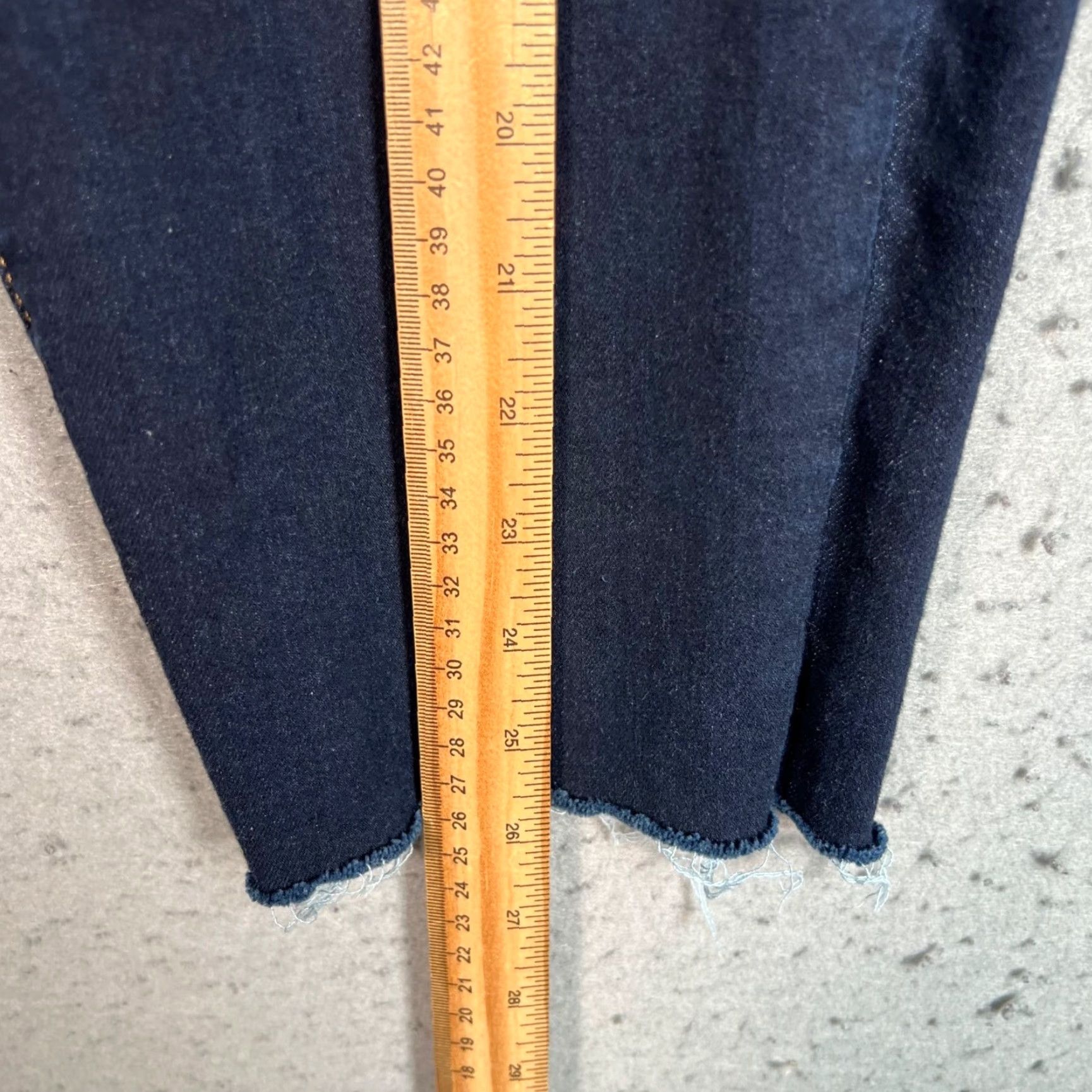 Levi's Levi's 724 Jeans Women's 32 High Rise Straight Crop Dark Wash Denim Frayed Hem Blue 5-Pocket Regular Size 32 Womens Jeans Size 24" / US 00 / IT 34 - 7 Thumbnail