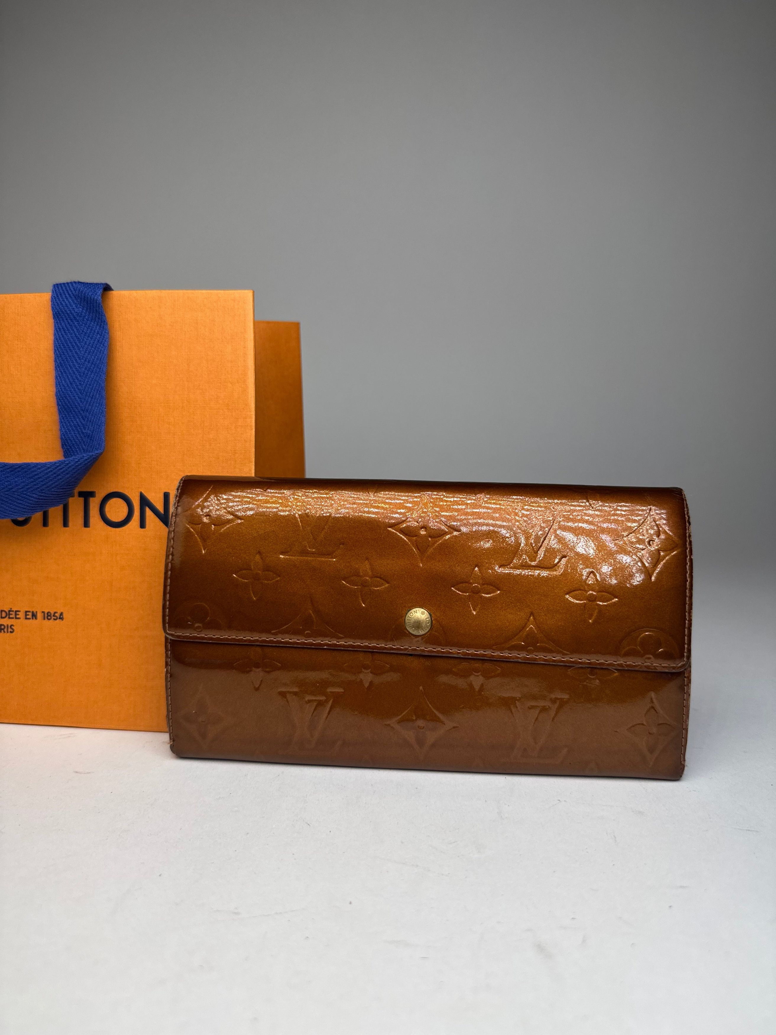 Louis Vuitton Vintage Vernis Leather Wallet Brown Size ONE SIZE - 1 Thumbnail