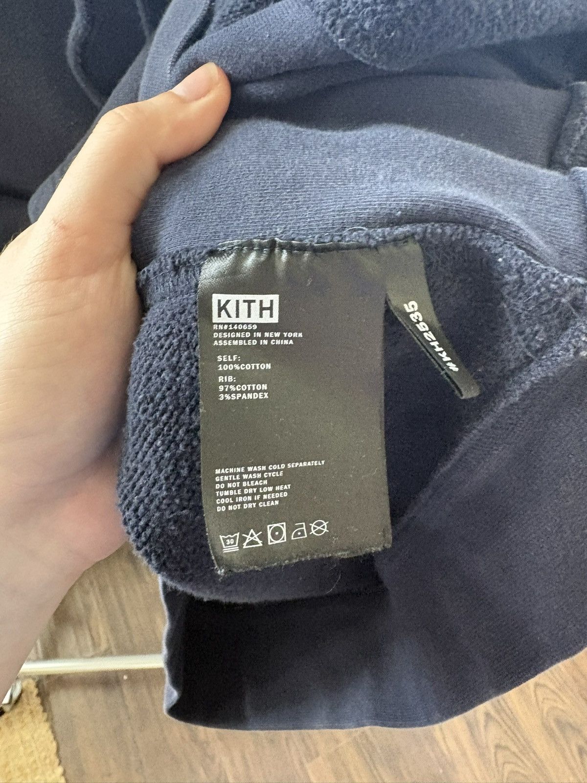 BMW × Kith Kith x BMW small logo navy hoodie Size US M / EU 48-50 / 2 - 6 Thumbnail