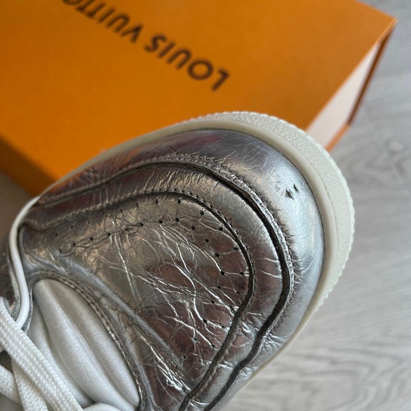 Louis Vuitton Louis Vuitton Trainer Metallized White Silver Sneakers -250 Size US 8 / EU 41 - 4 Thumbnail