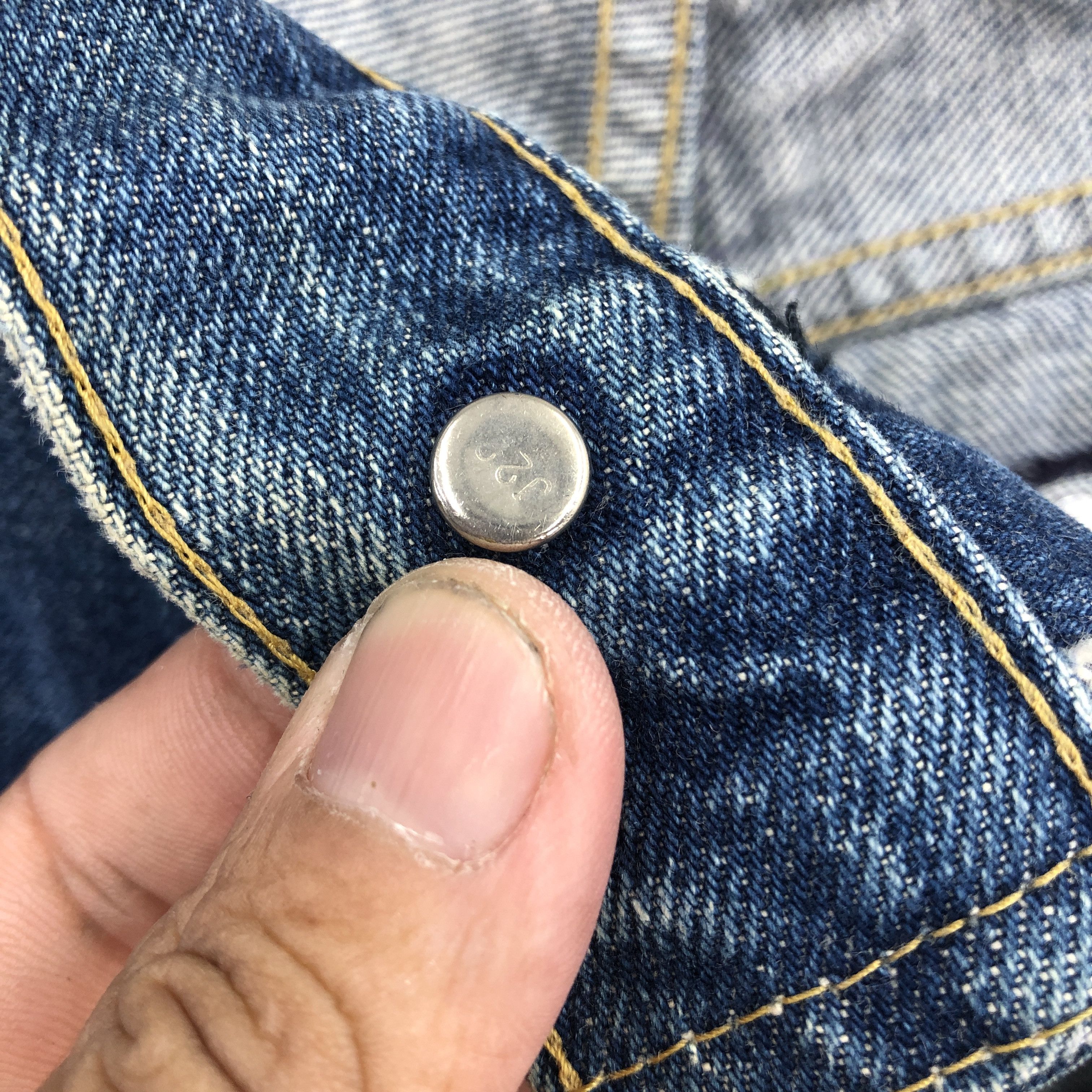 Levi's Vintage Levis 701xx Selvedge Jeans Levi's Light Wash Denim Size 28" / US 6 / IT 42 - 7 Thumbnail