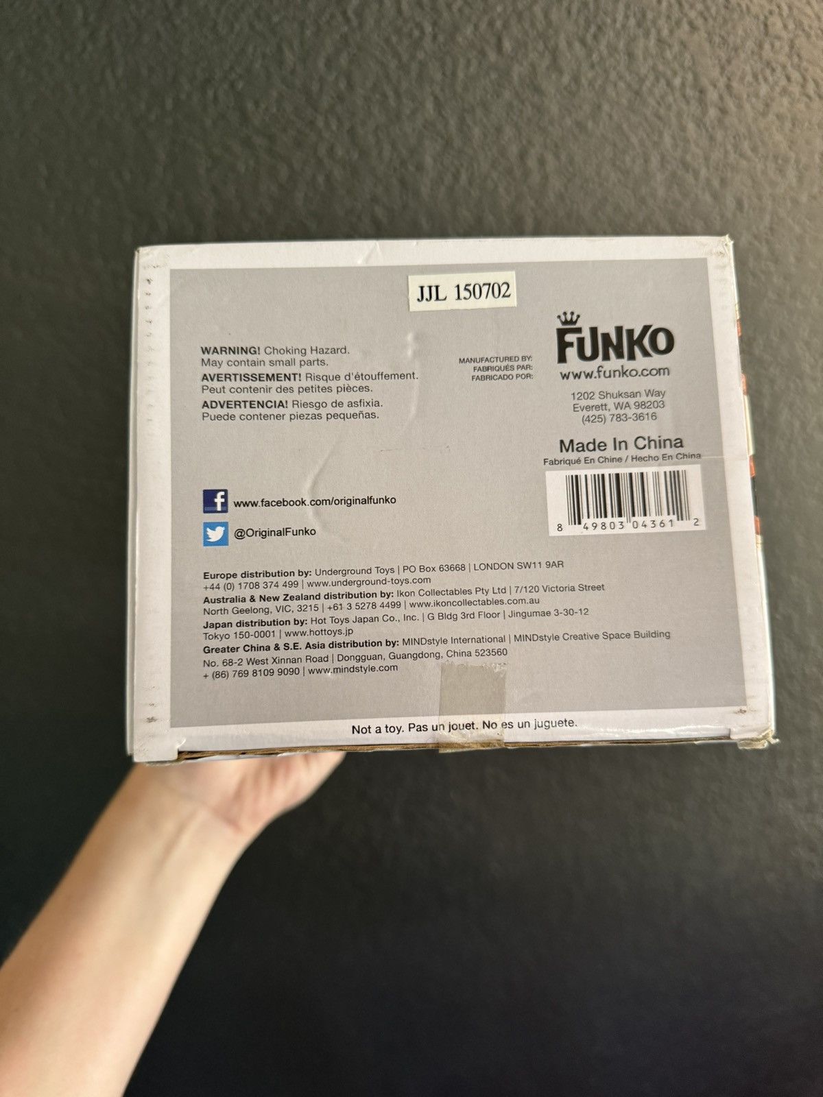Vintage *SEALED* Authentic Attack on Titan Colossal Titan Funko Pop Size ONE SIZE - 8 Thumbnail