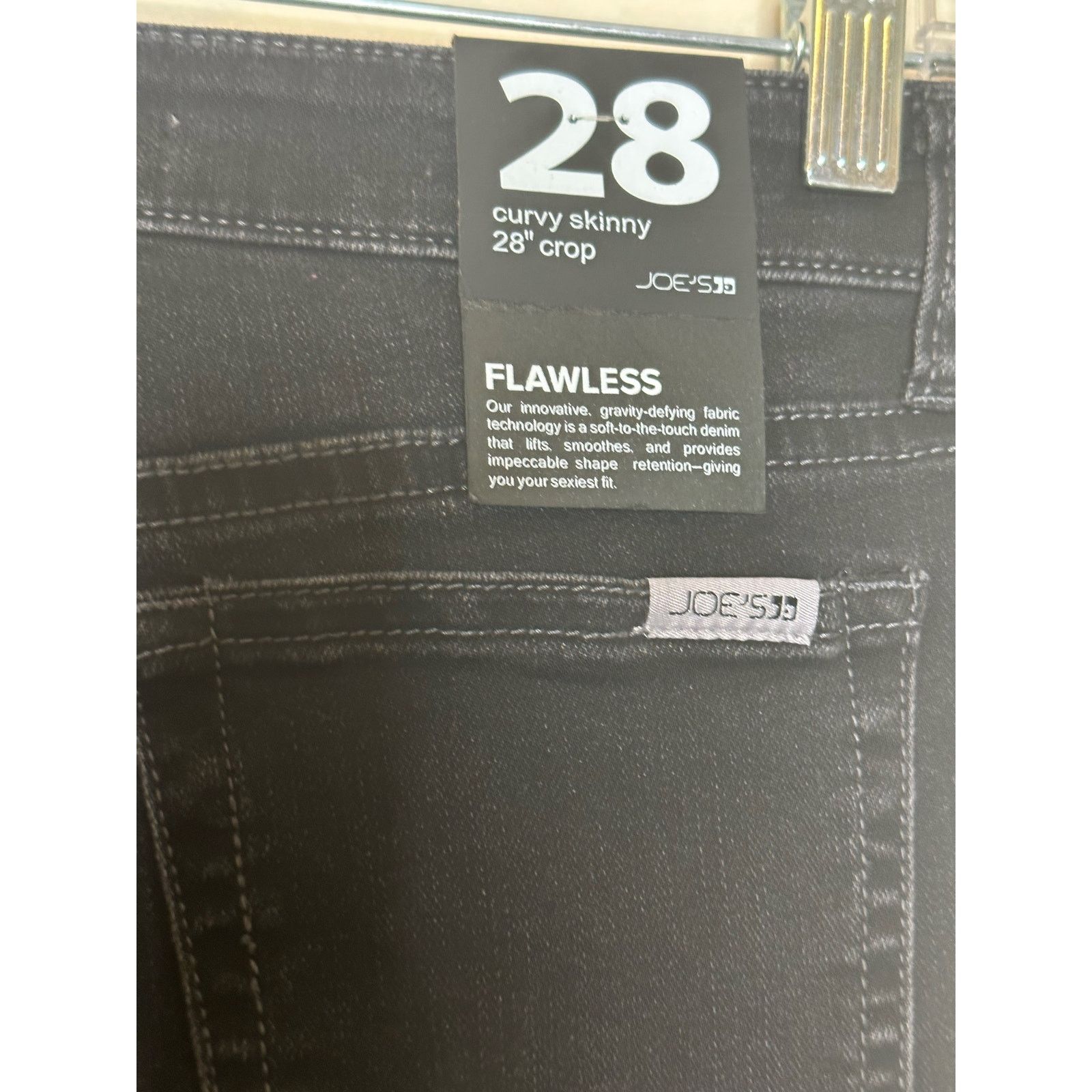 Joe's Joe's Flawless black curvy skinny crop jeans size 28 Size 28" / US 6 / IT 42 - 4 Thumbnail