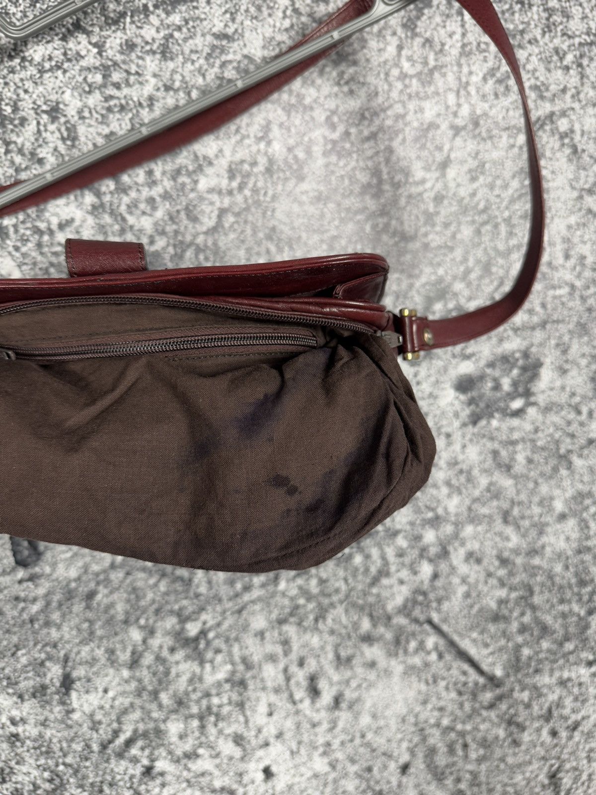 Vintage Vintage Fiocchi Italy Burgundy Leather Smooth Crossbody Bag Size ONE SIZE - 15 Thumbnail