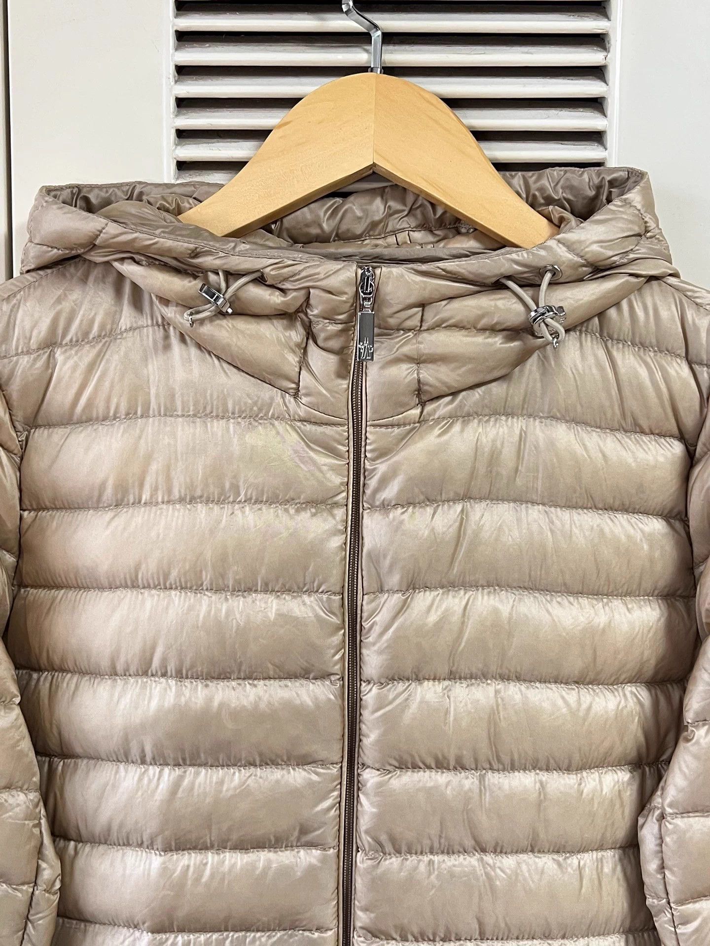 Moncler Moncler Women's 0 Lightweight Gold Long Hooded Puffer Coat Size XS / US 0-2 / IT 36-38 - 3 Thumbnail