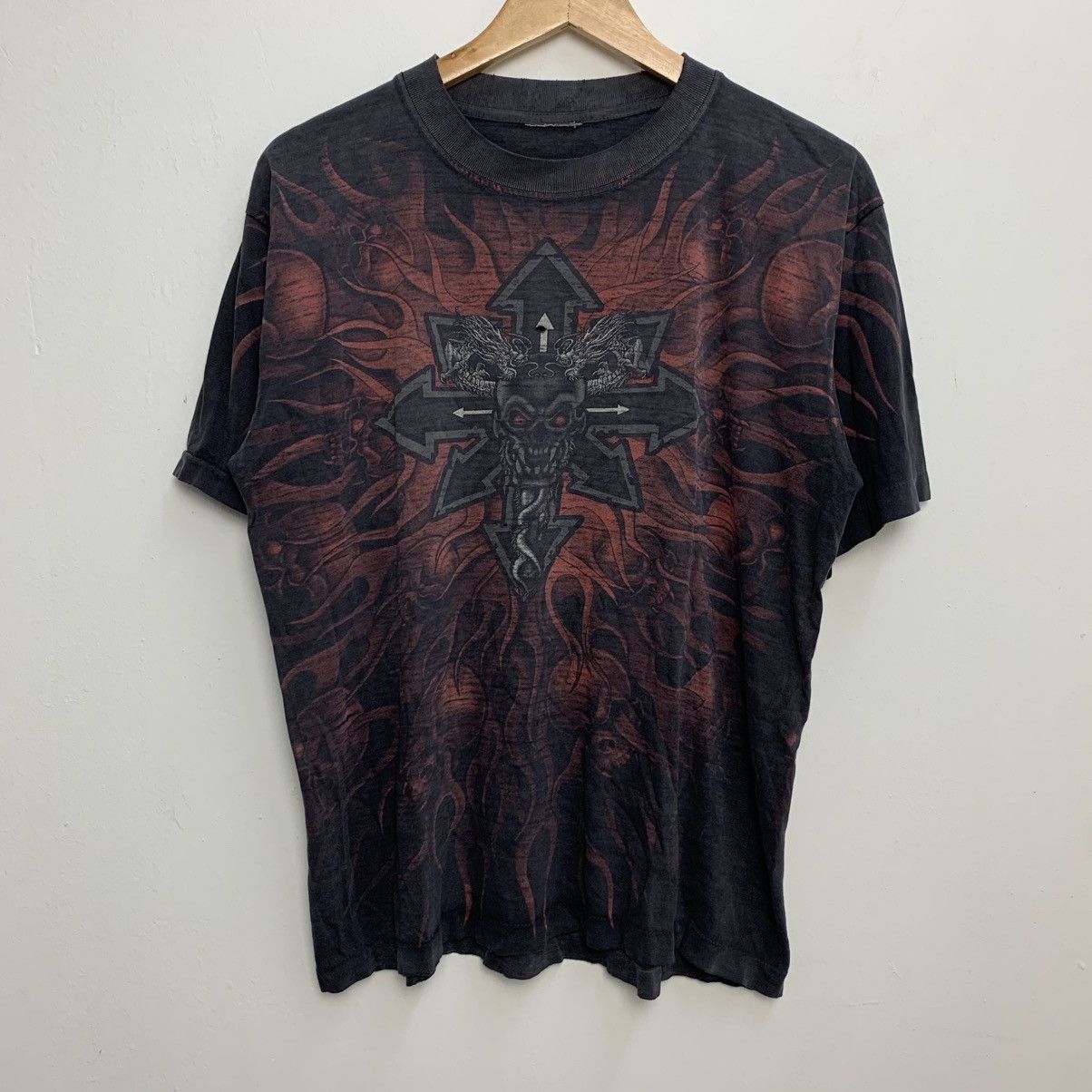 Japanese Brand Crazy Distressed Skull & Flame Tee True Vintage Style Size US L / EU 52-54 / 3 - 2 Thumbnail