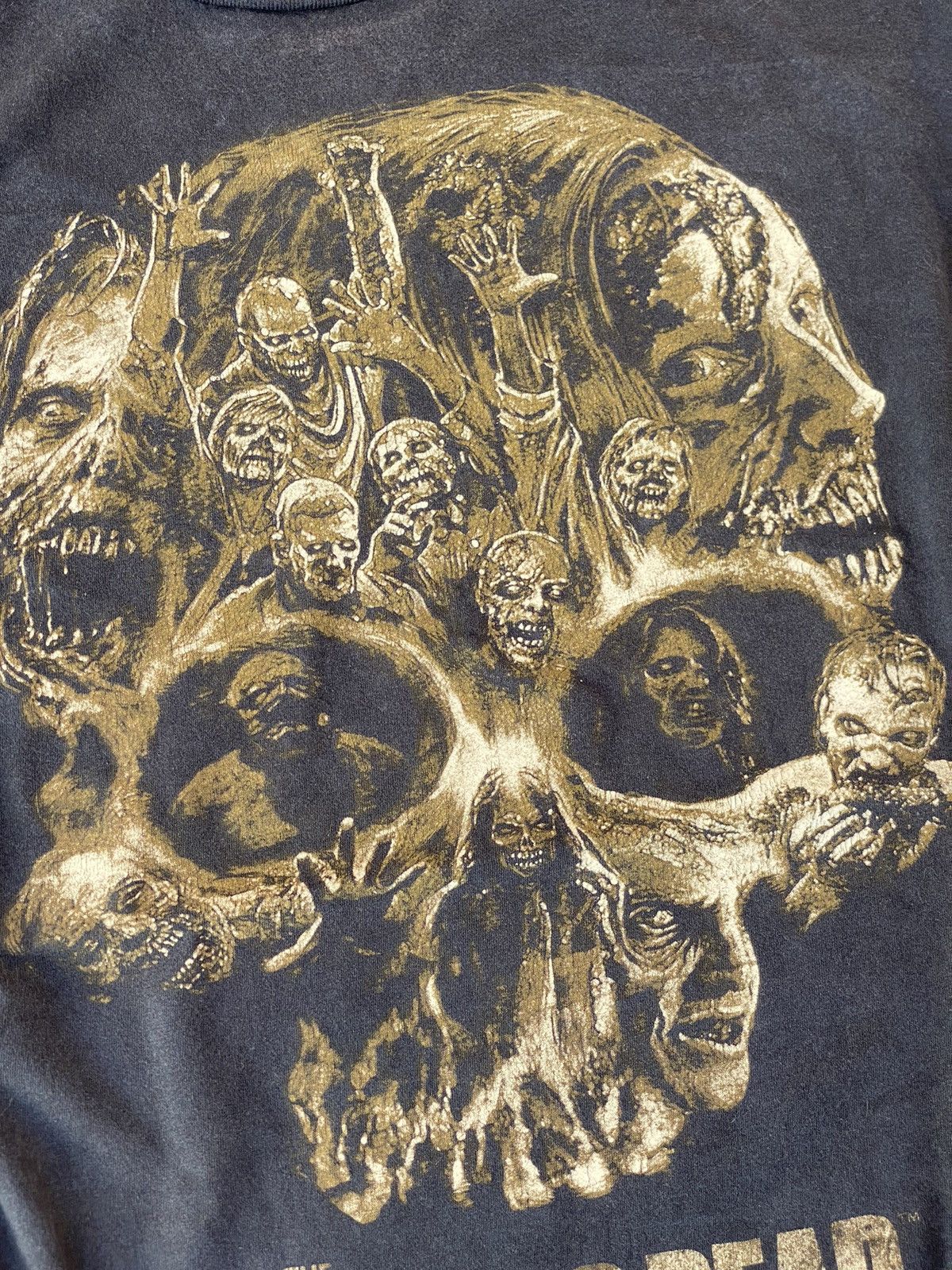 Vintage 2000s Faded Black The Walking Dead Zombie Graphic Tees Size US XL / EU 56 / 4 - 4 Thumbnail