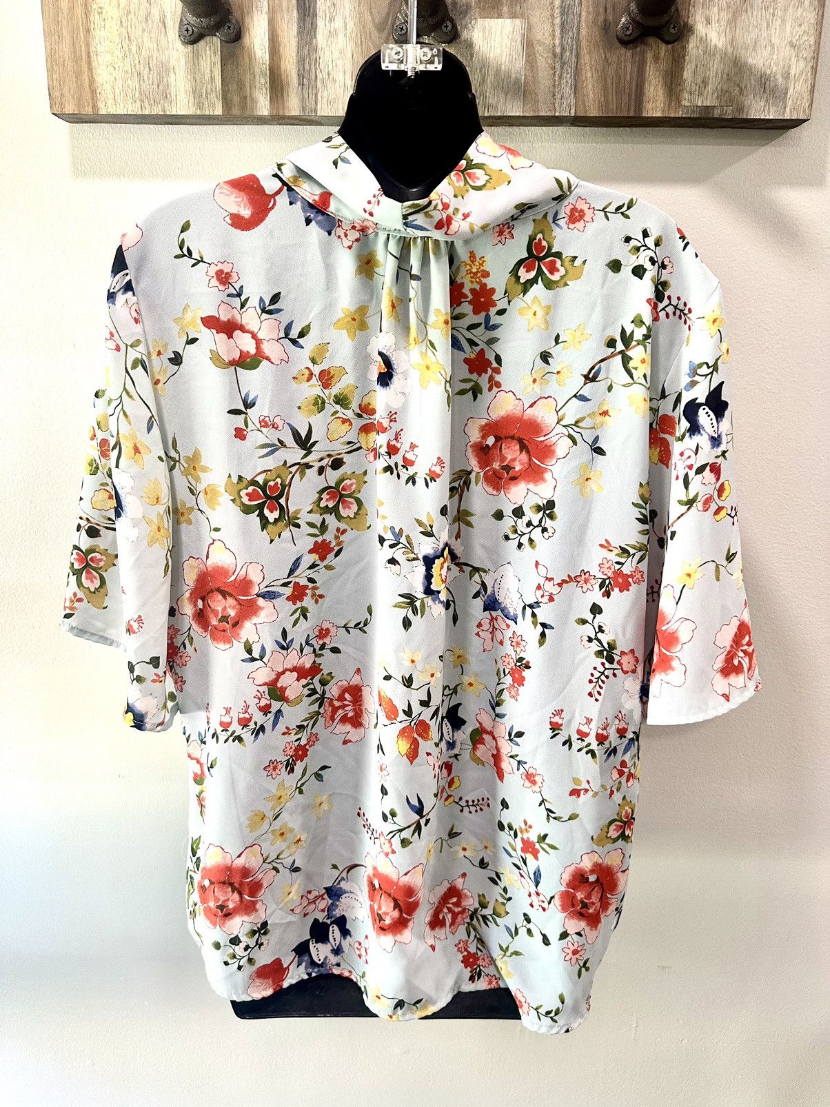 Rachel Zoe Rachel Zoe Floral Short Sleeve Tie Button Down Size XL / US 12-14 / IT 48-50 - 5 Thumbnail
