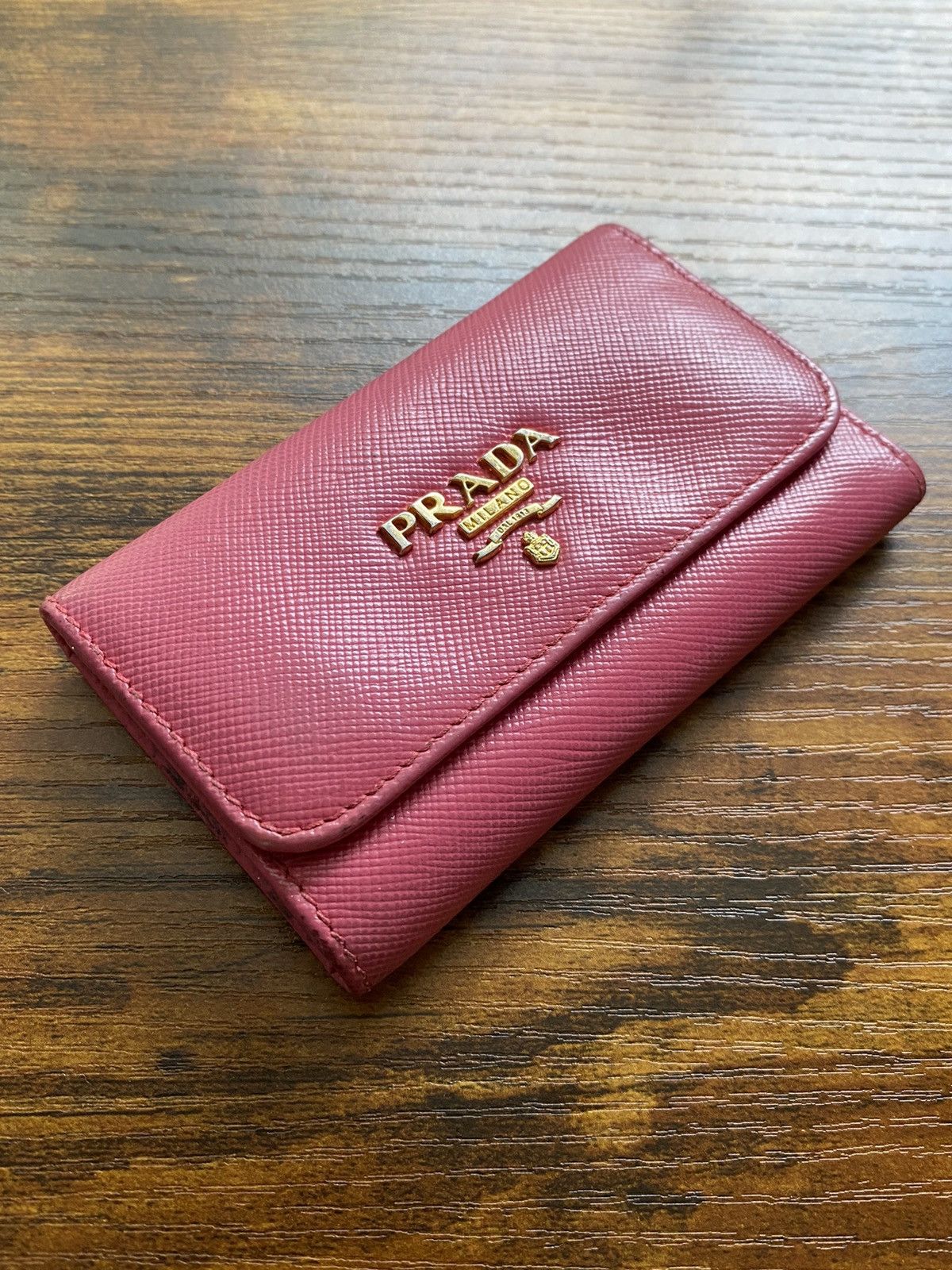 Prada Saffiano metal peonia key holder