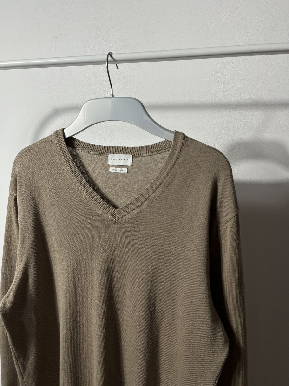 Baldessarini Baldessarini V-Neck Taupe Knit Sweater Made in Italy Size 48 Size US M / EU 48-50 / 2 - 2 Thumbnail