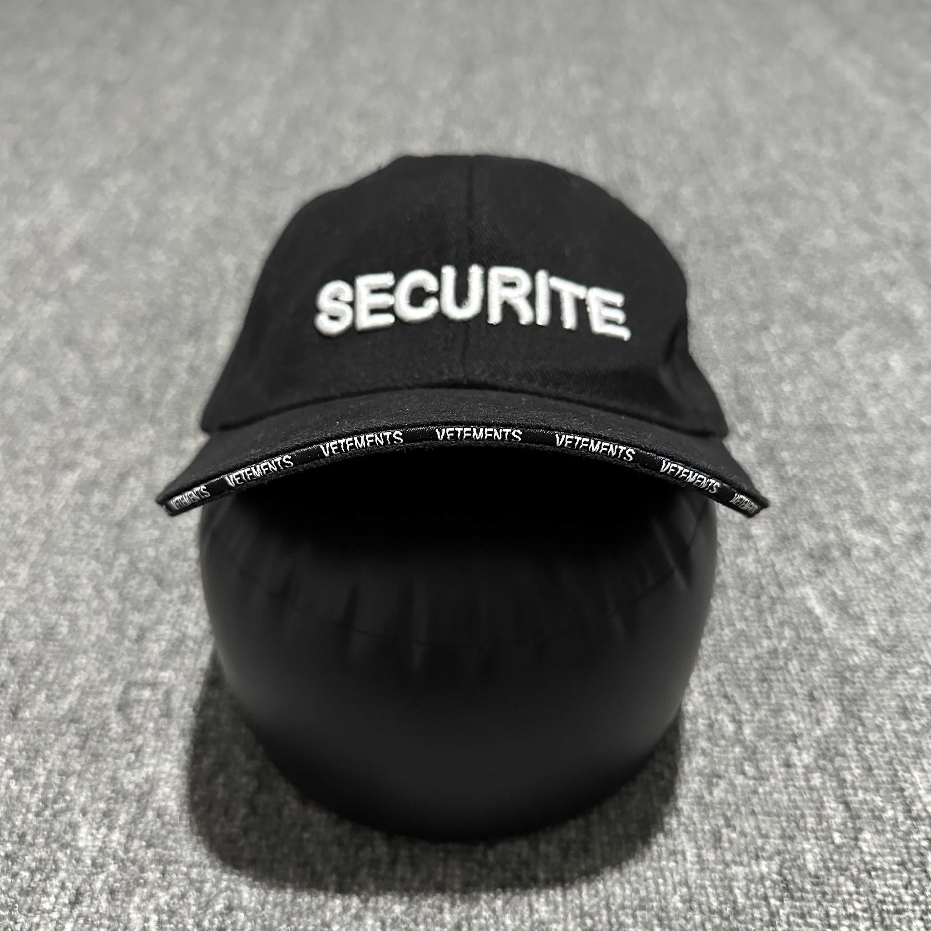 Vetements Vetements SS17 Runway Securite Cap/Hat Size ONE SIZE - 4 Thumbnail