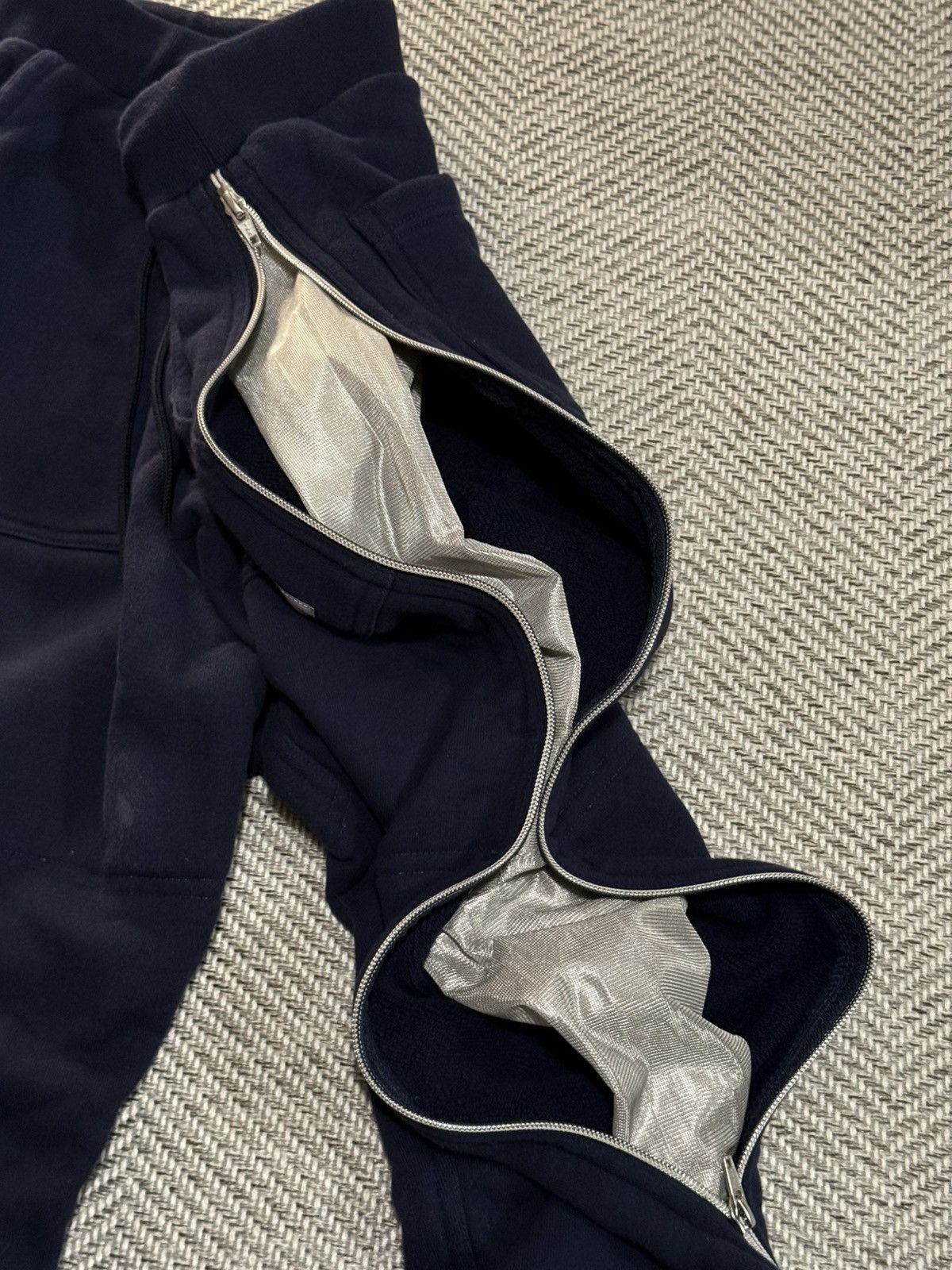 Final Home Final home survival jogging pants sweat pants multi pockets Size US 32 / EU 48 - 9 Thumbnail