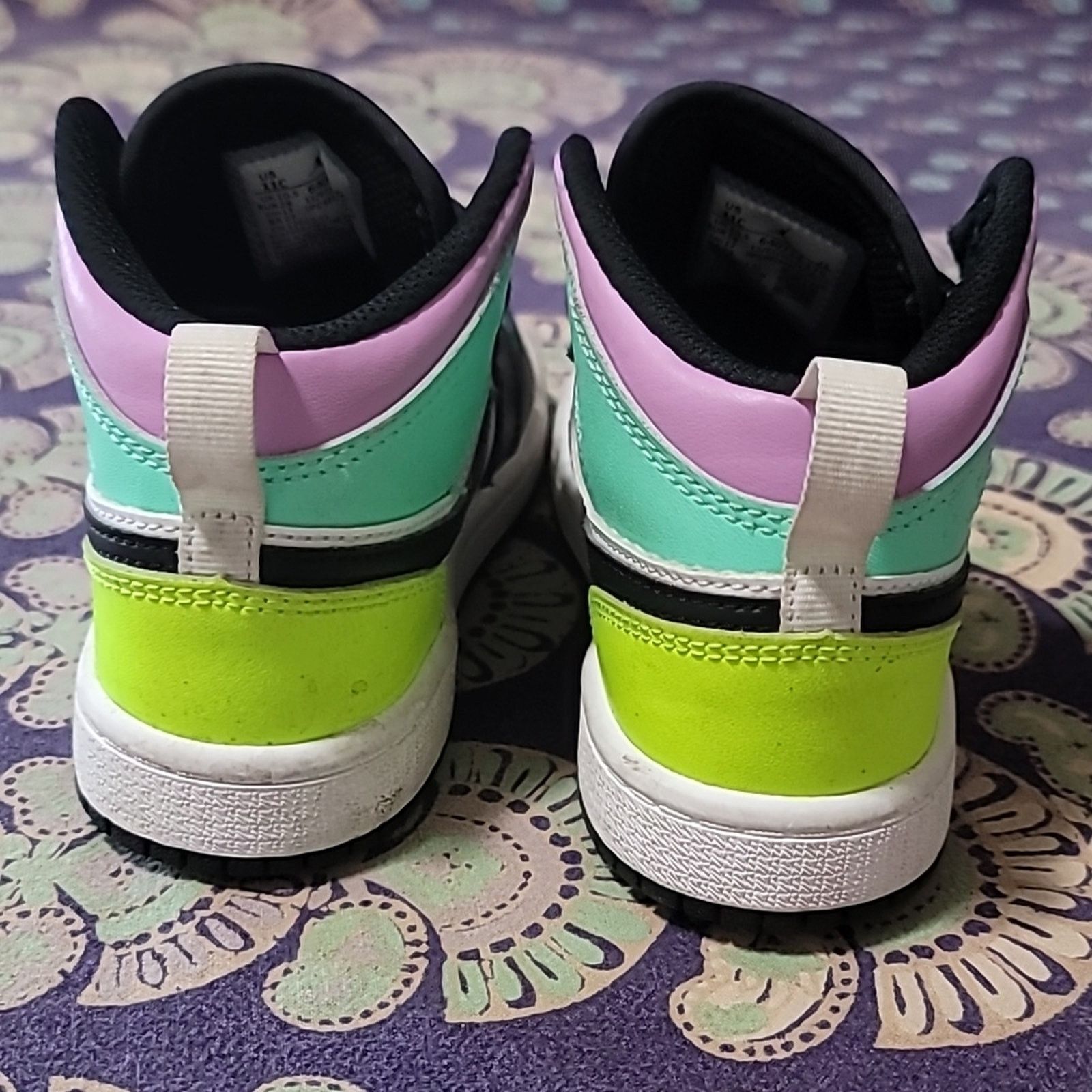 Nike Air Jordan 1 Mid Pastel Toe GS Toddler Size US 5 / EU 37 - 6 Thumbnail