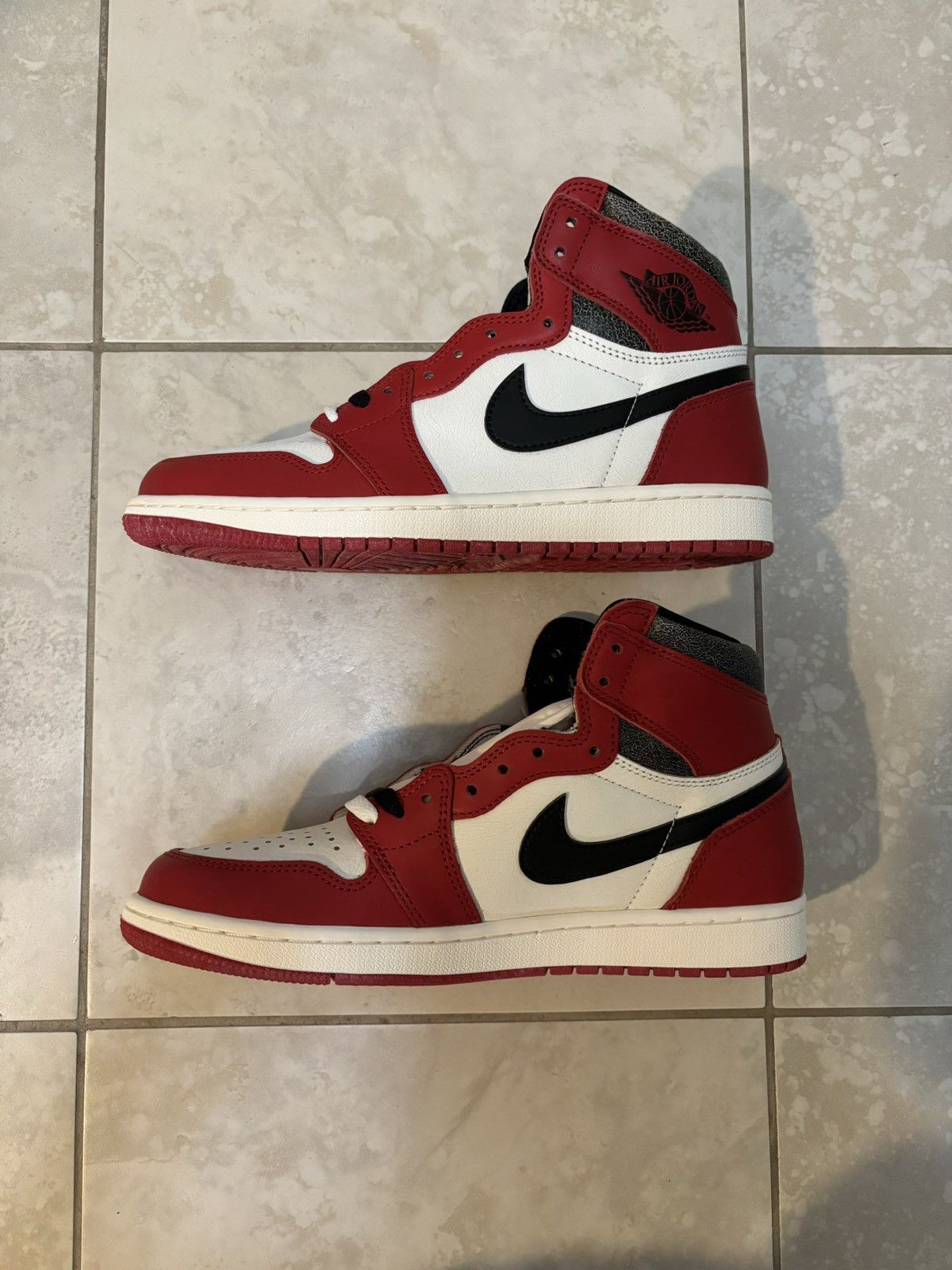 Jordan Brand new Air Jordan 1 Retro High OG Chicago Lost and Found shoes Size US 9.5 / EU 42-43 - 4 Thumbnail